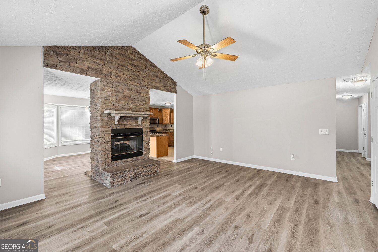 130 The Falls Boulevard Property Photo 4