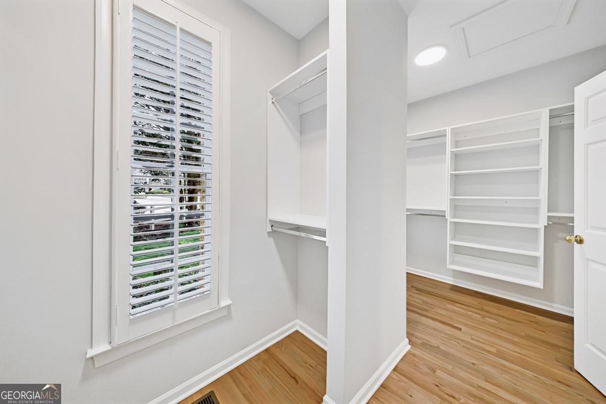 2090 Lake Windward Drive Property Photo 17