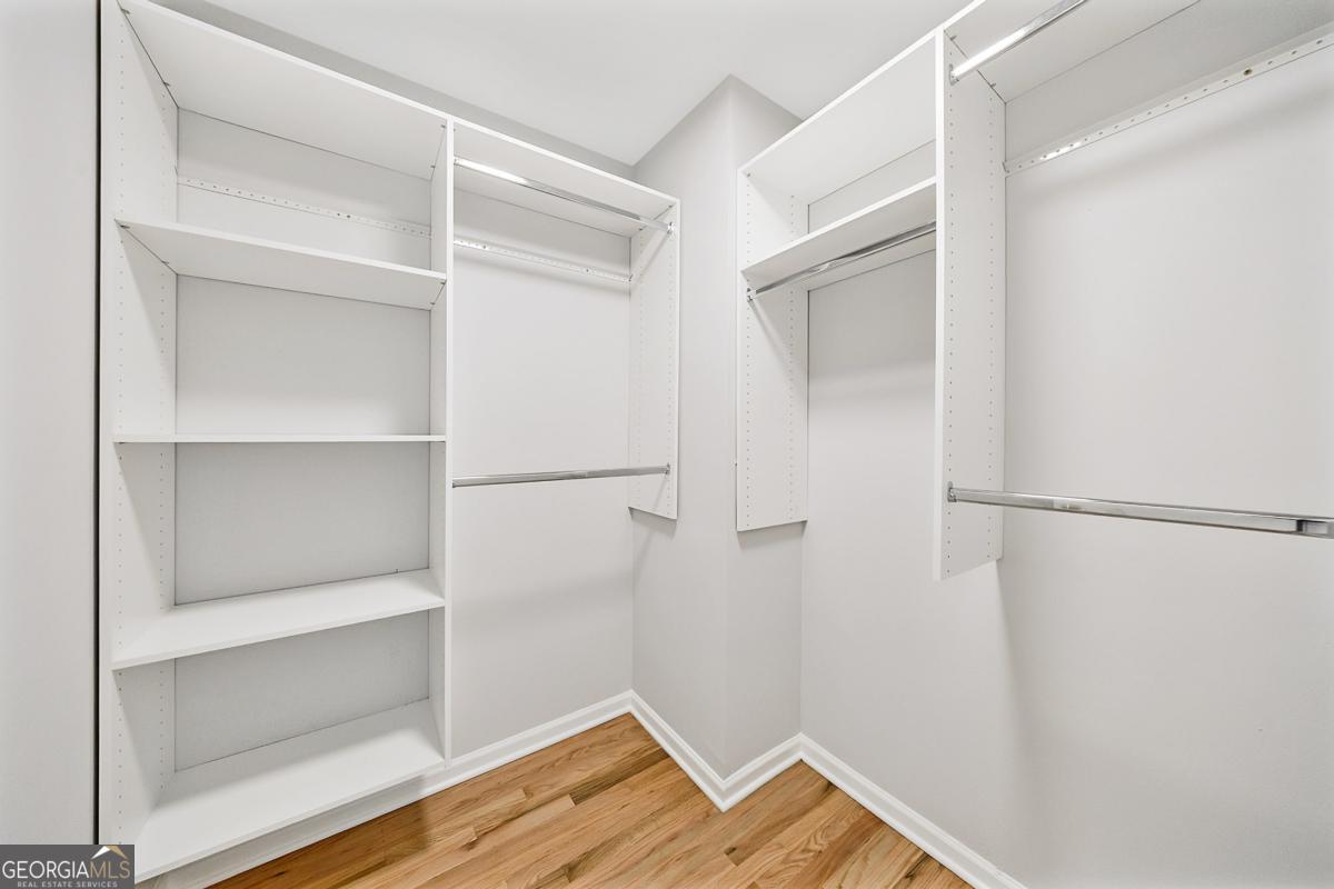 2090 Lake Windward Drive Property Photo 20