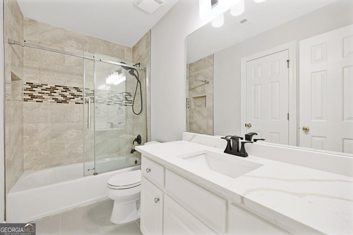 2090 Lake Windward Drive Property Photo 22