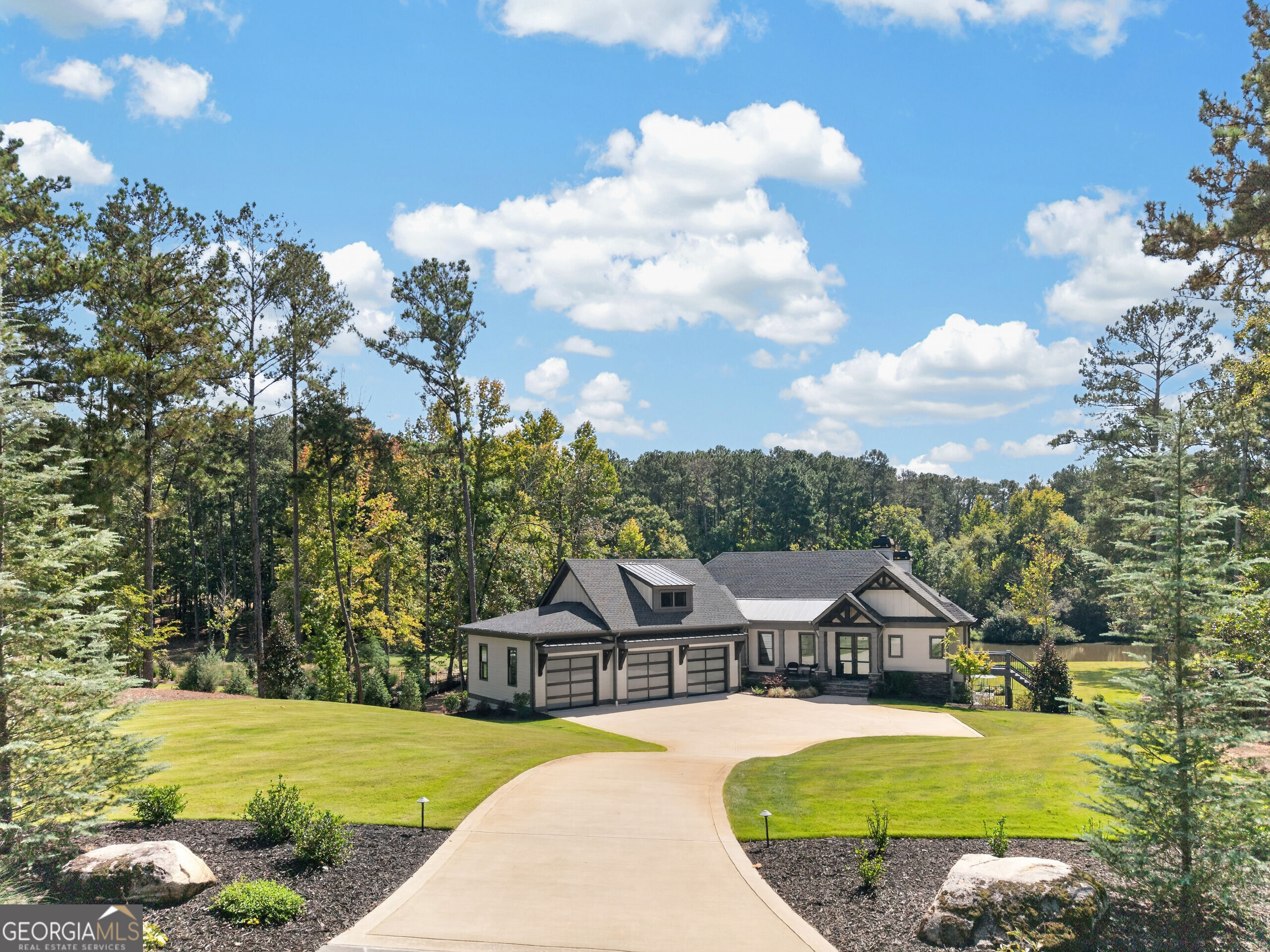 1041 Forrest Highlands Property Photo 2