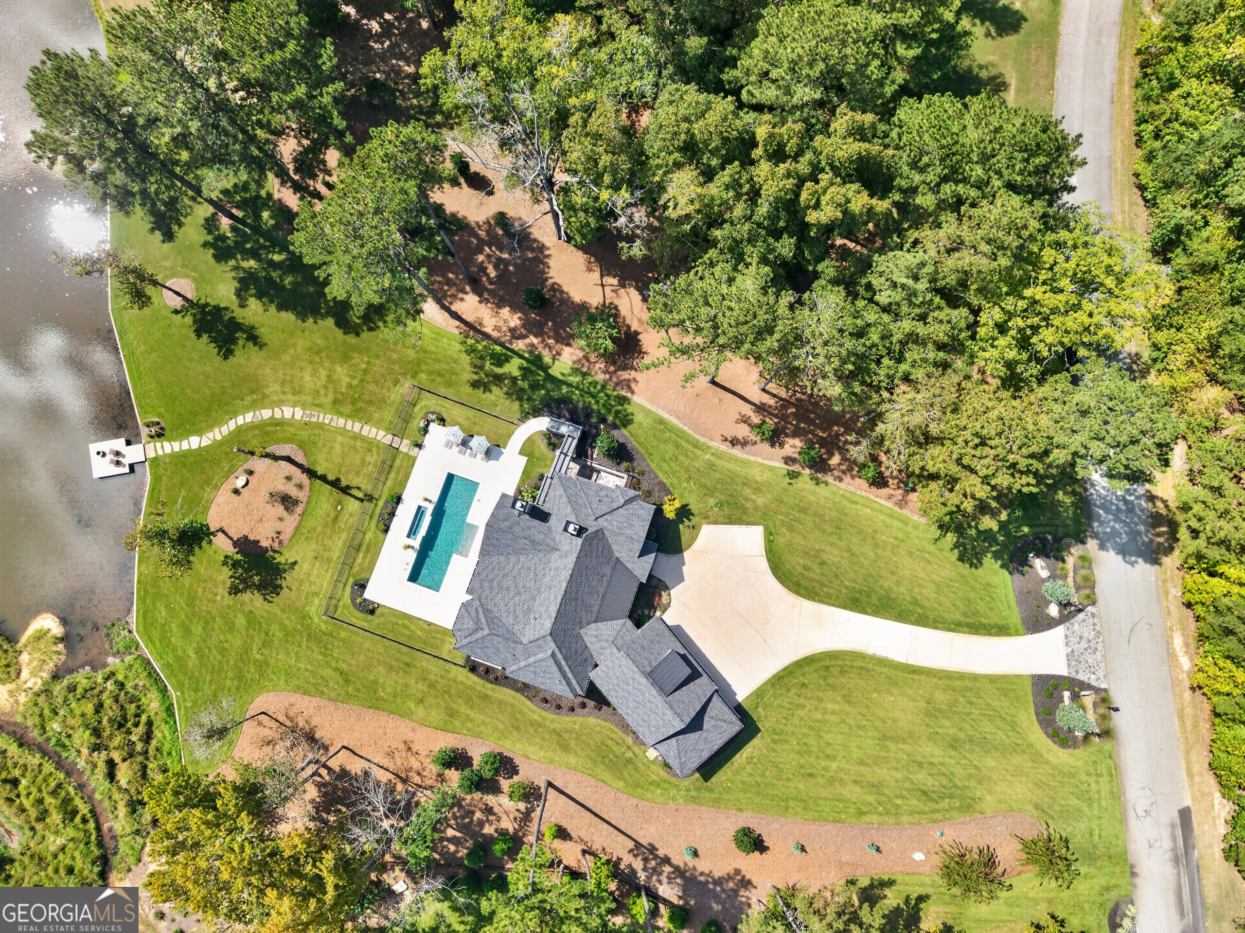 1041 Forrest Highlands Property Photo 3