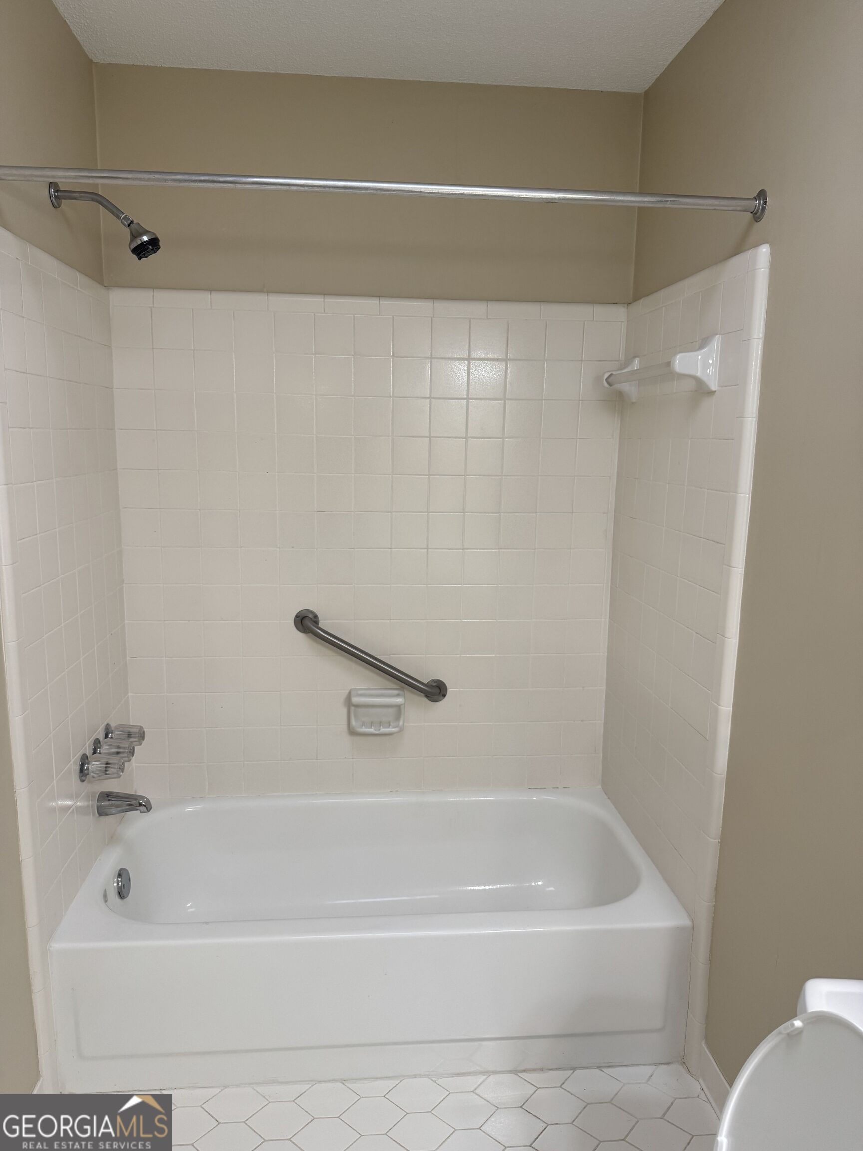 7177 Woodridge Lane Property Photo 14