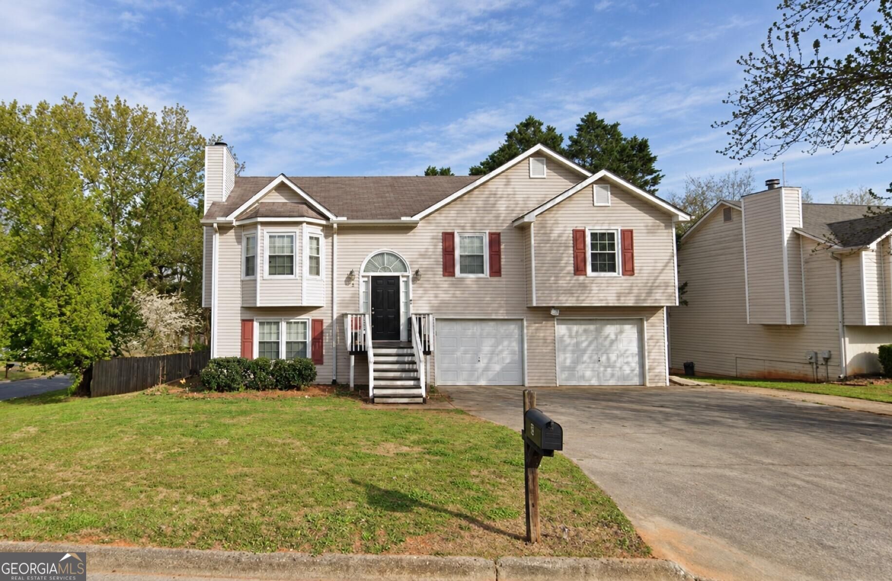 2 Huntcliff Drive Property Photo 1