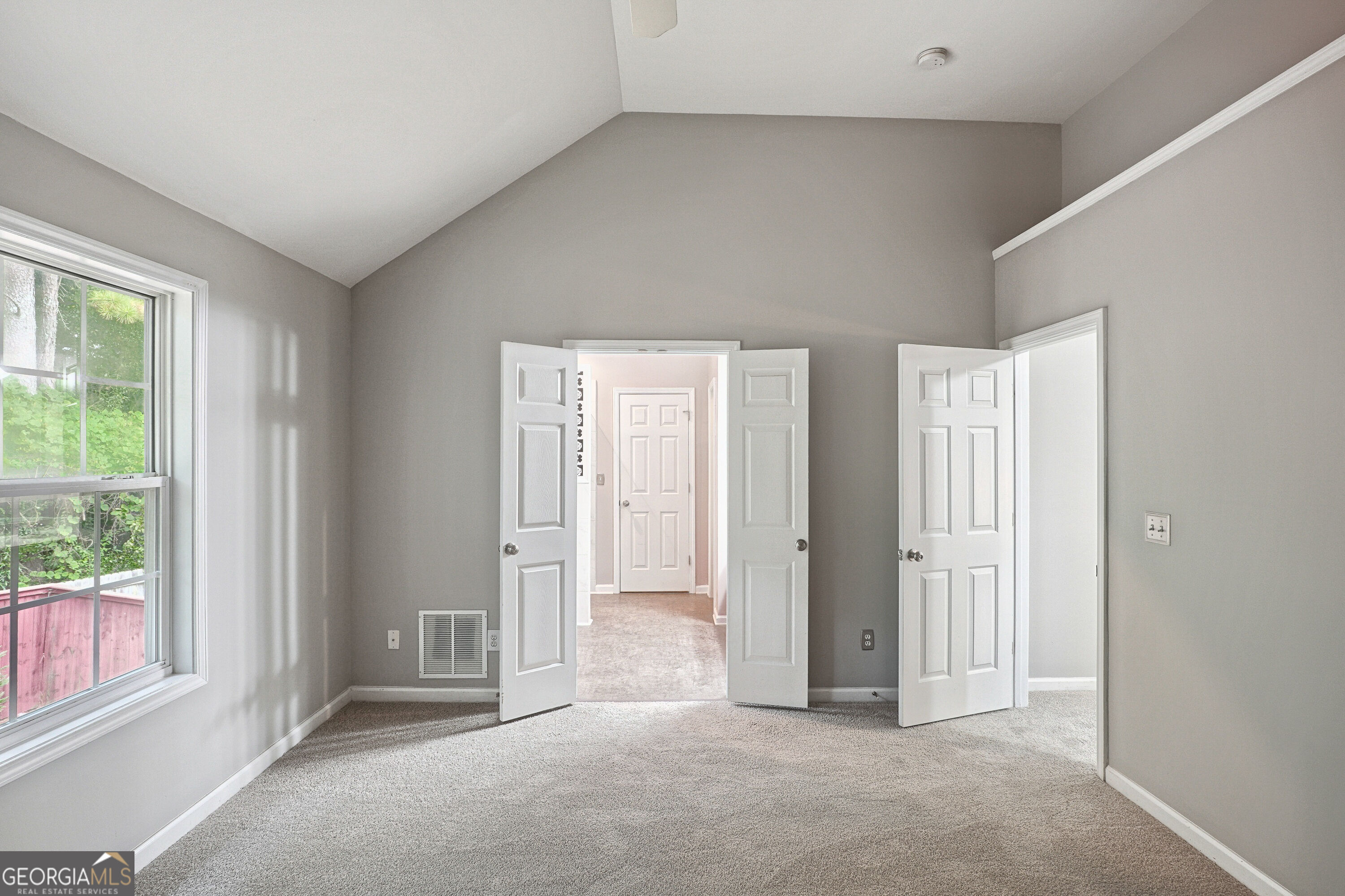 5659 Chatham Circle Property Photo 4