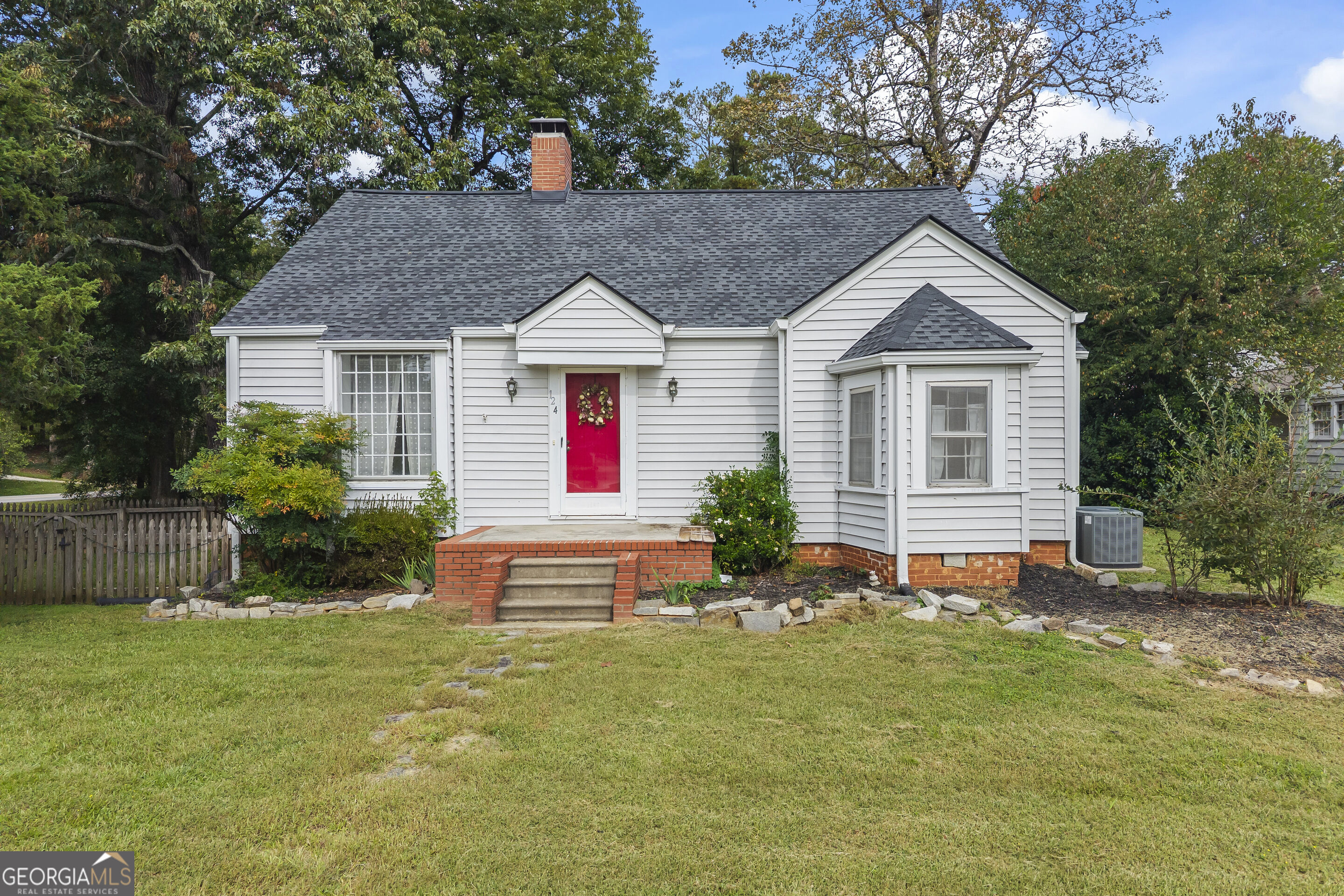 124 Boulevard Property Photo 1