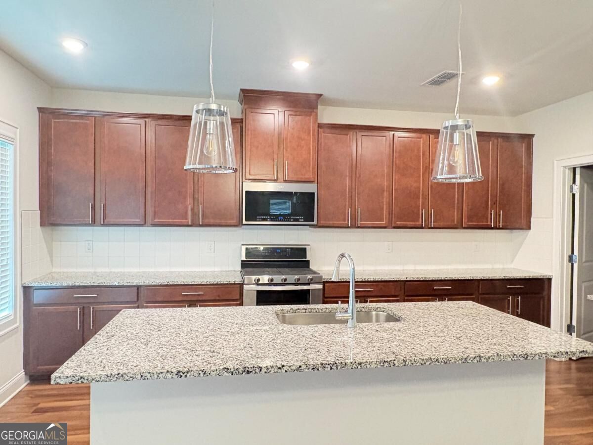 3290 Summerpoint Crossing Property Photo 11