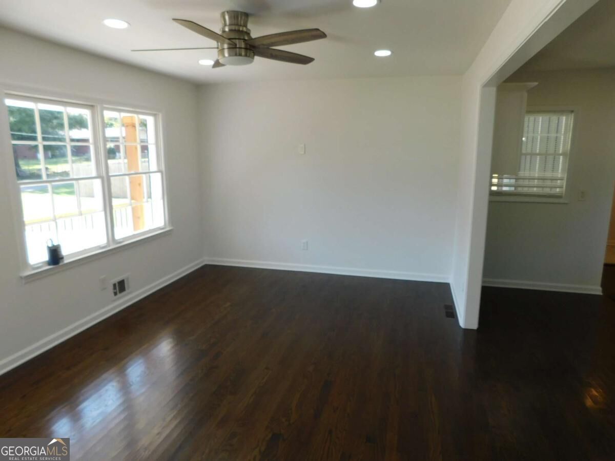 3928 Lillie Street Property Photo 5