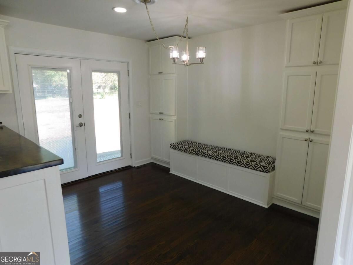 3928 Lillie Street Property Photo 7