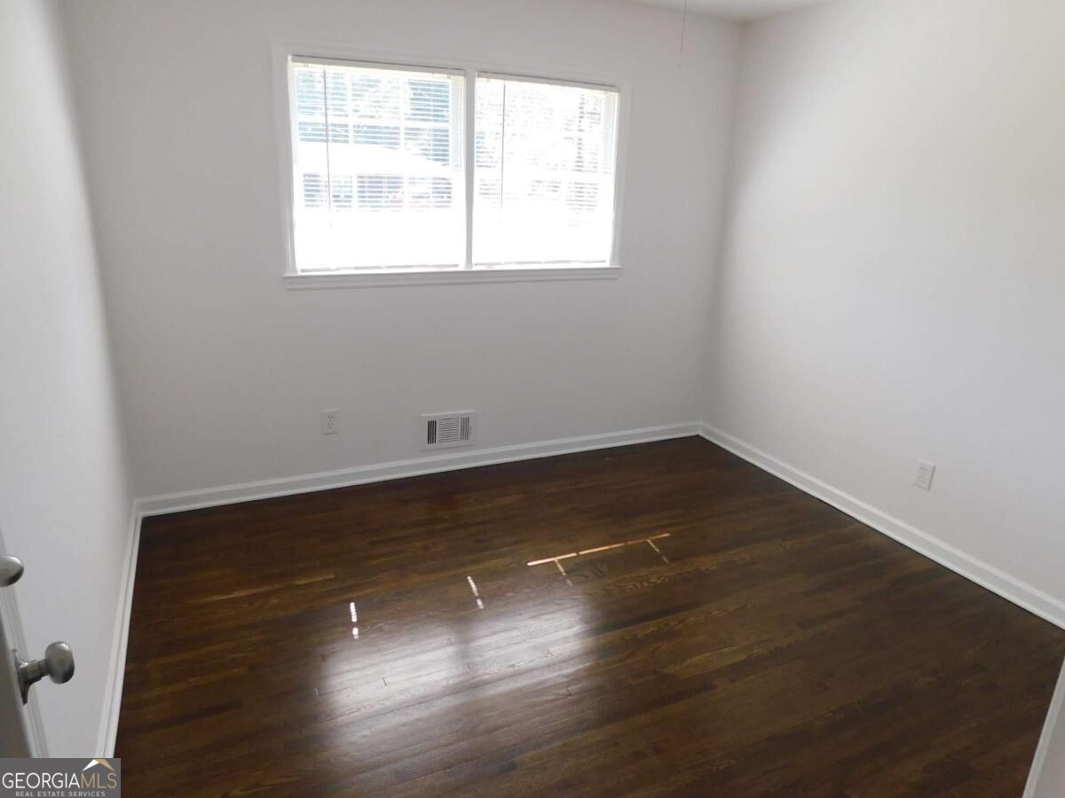 3928 Lillie Street Property Photo 13