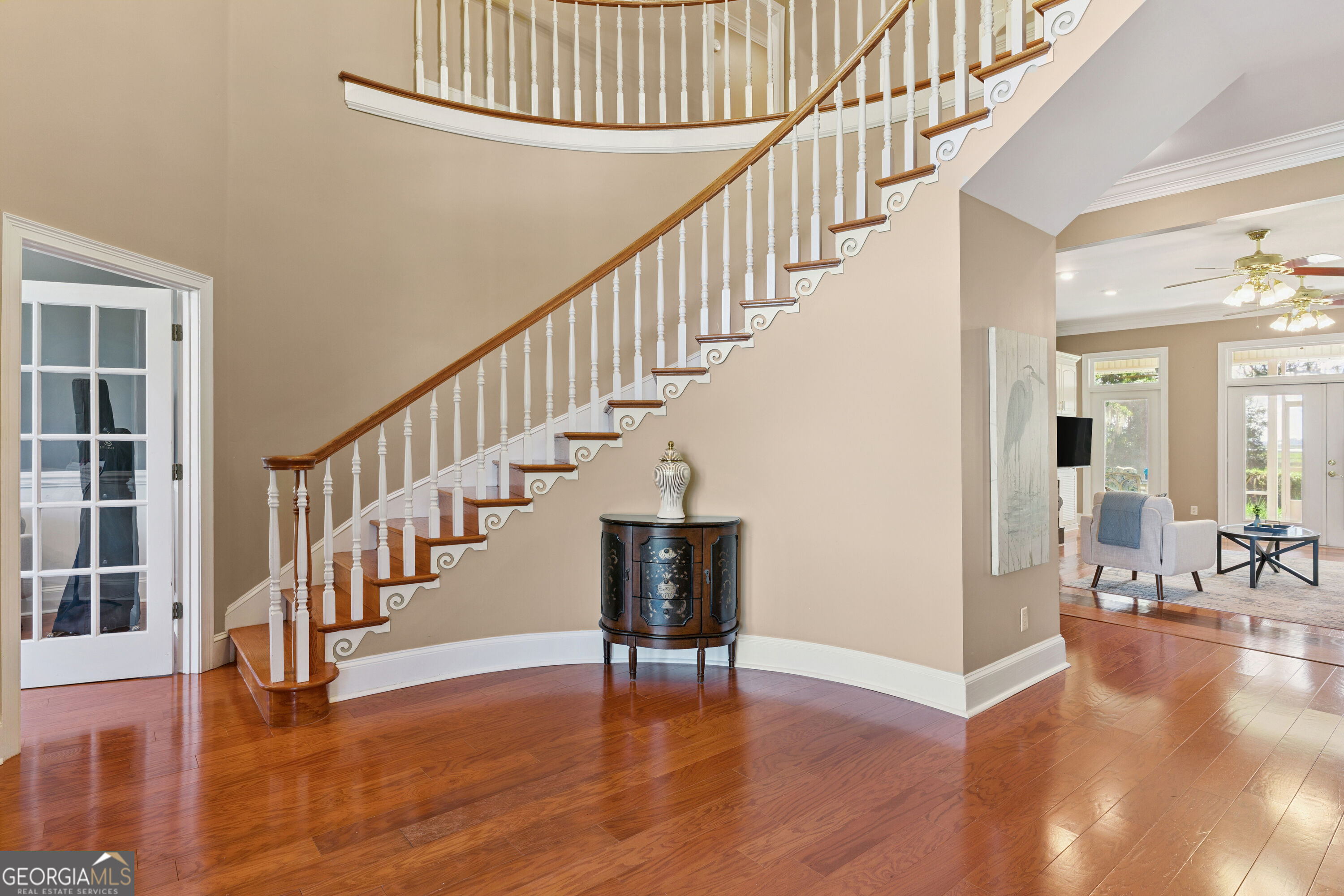 118 Queens Court Property Photo 8