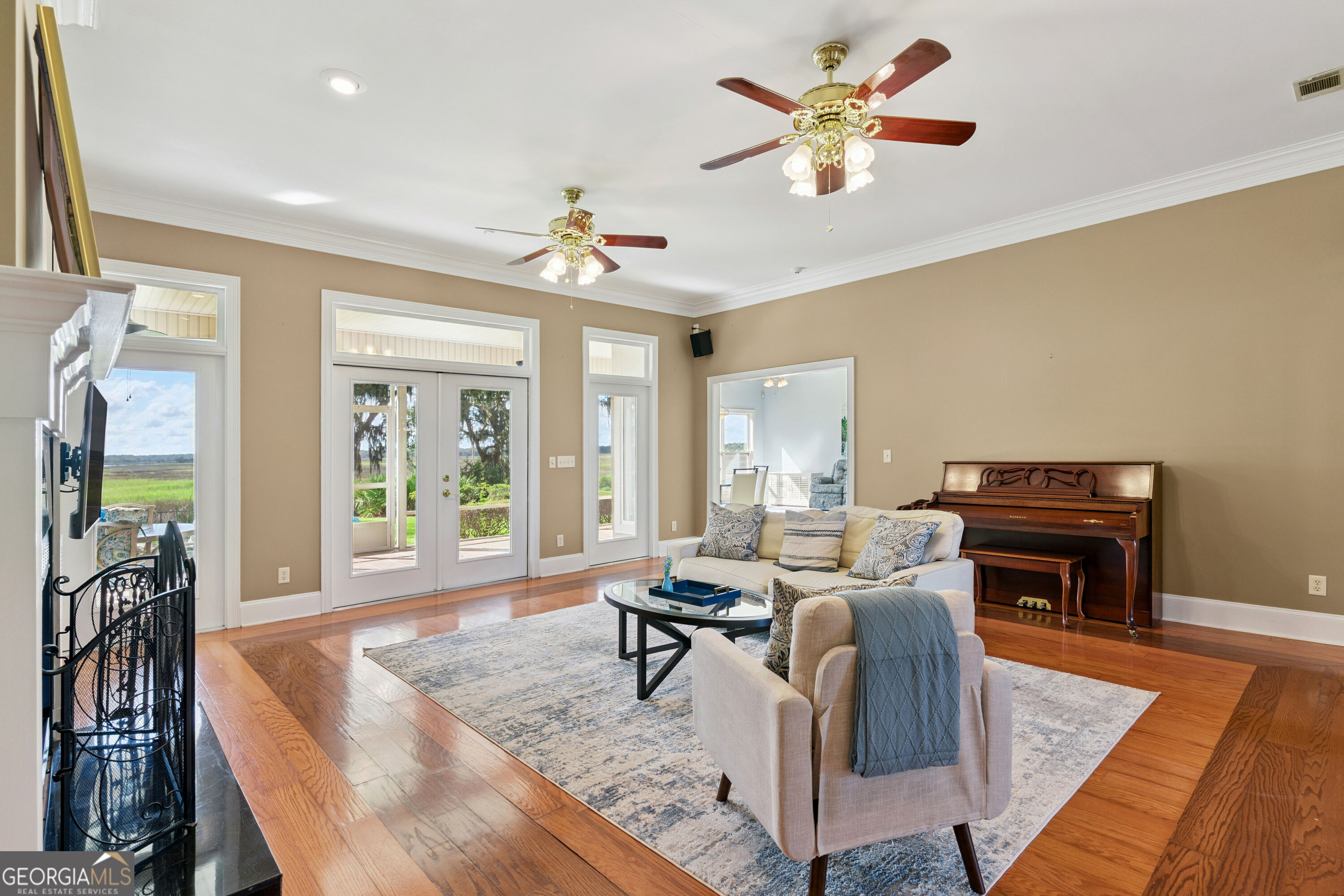 118 Queens Court Property Photo 15