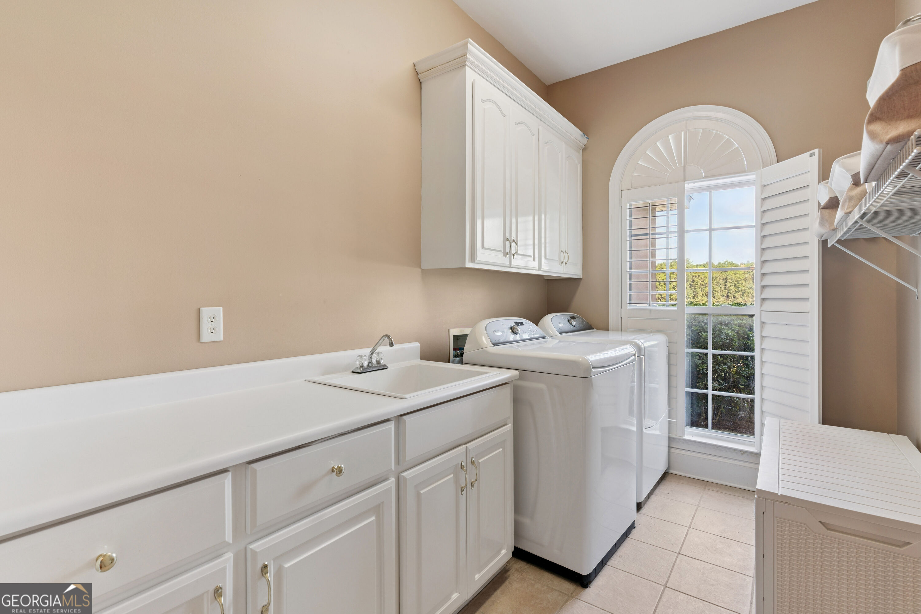 118 Queens Court Property Photo 36