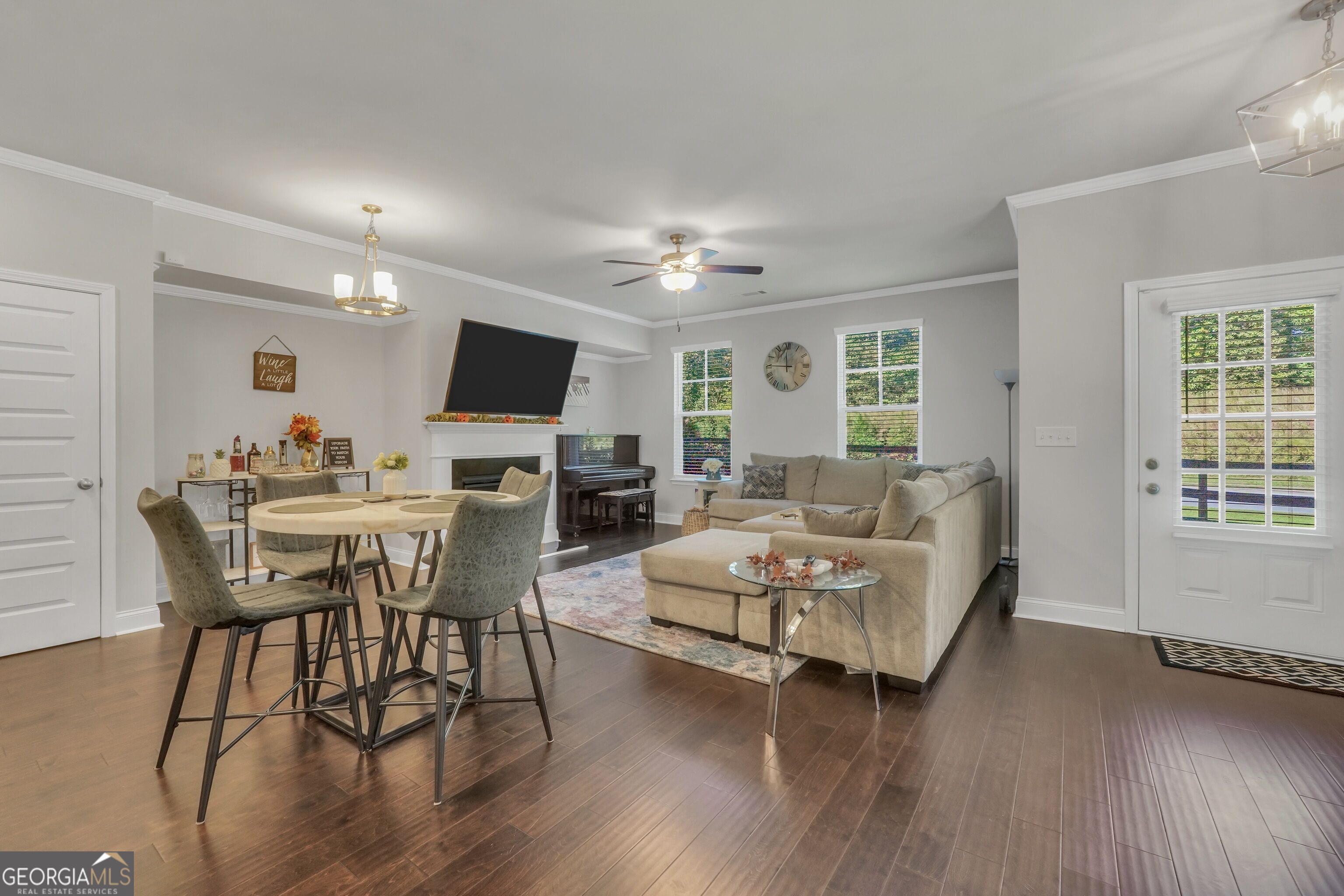 7011 Cedar Glen Road Property Photo 4