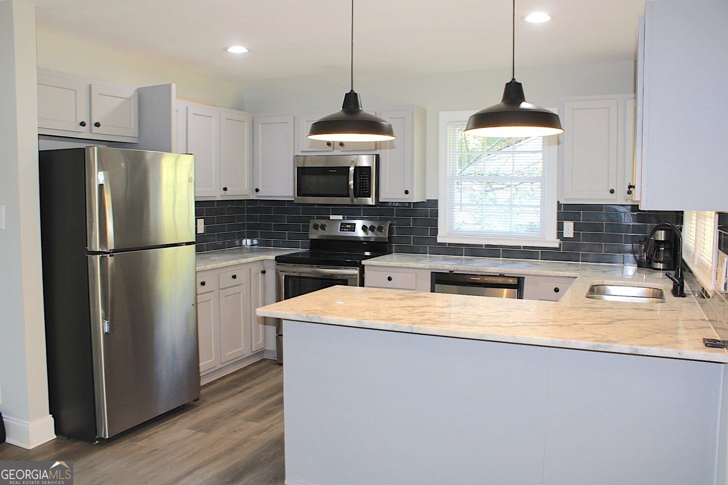 3793 Poplar Drive Property Photo 9