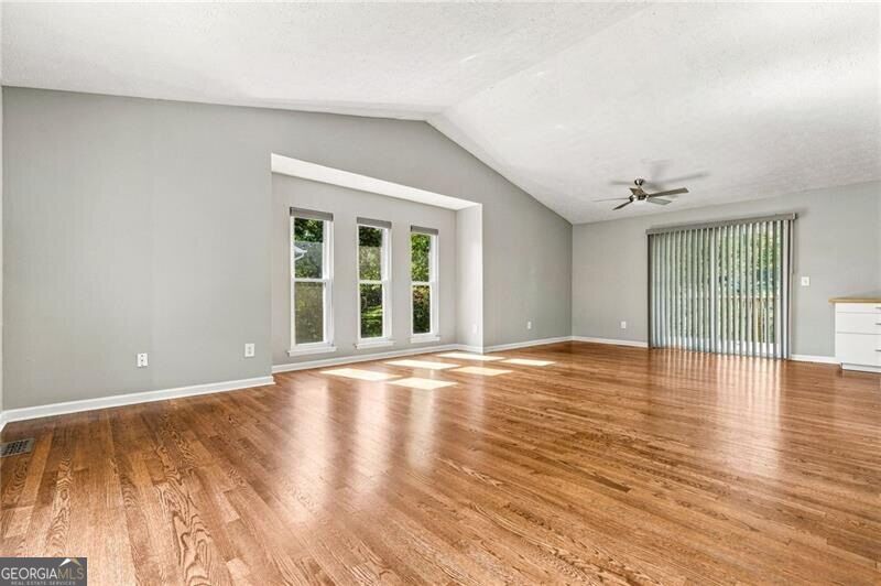 3409 Hogan Drive Nw Property Photo 3