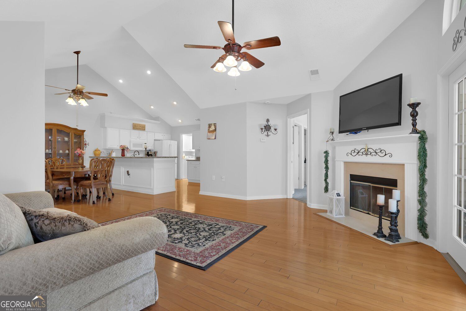 6112 Menlow Court Property Photo 3