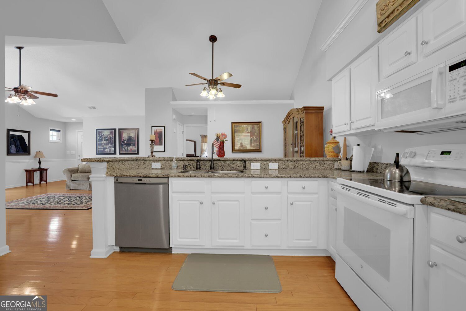 6112 Menlow Court Property Photo 14