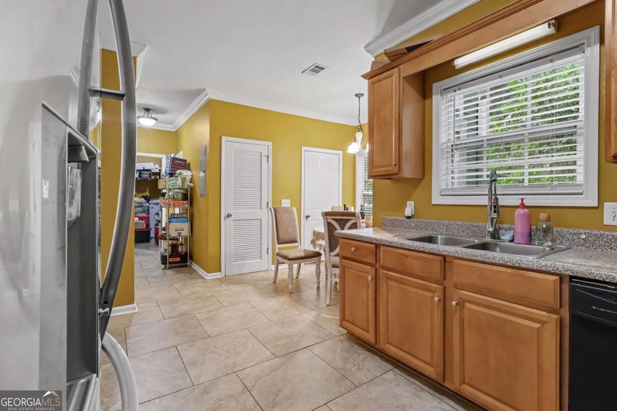 5822 Mitchell Chase Trail Property Photo 6