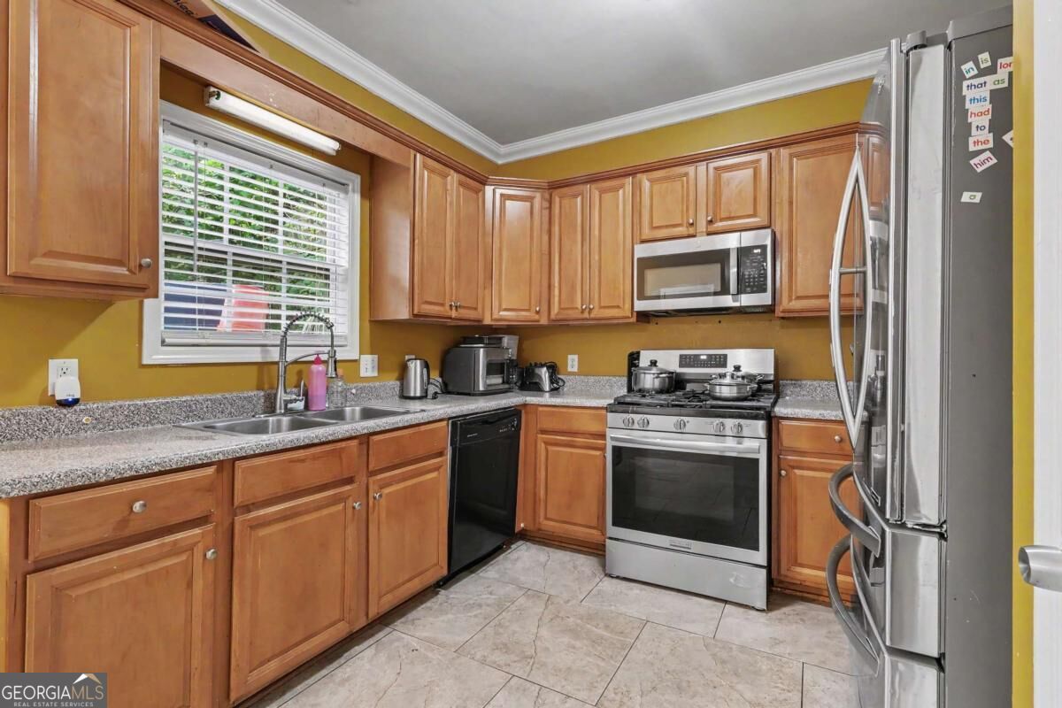 5822 Mitchell Chase Trail Property Photo 8