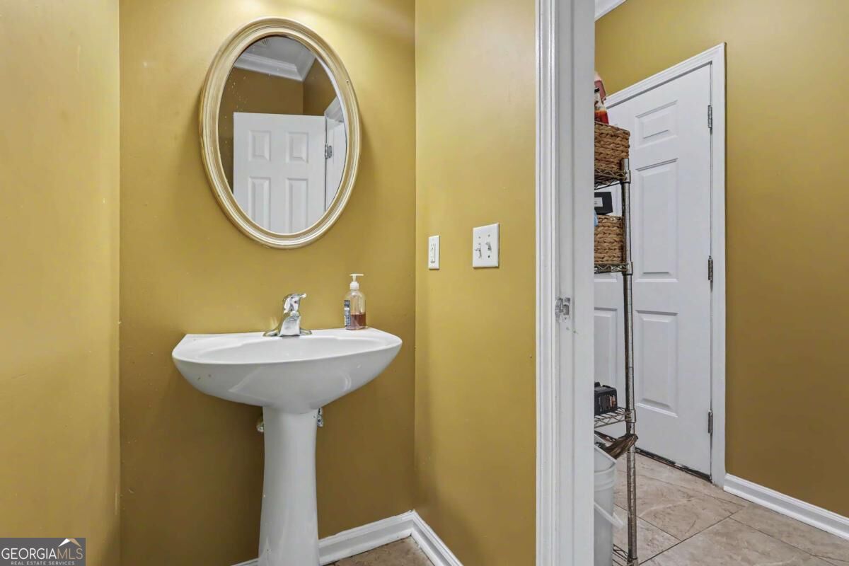 5822 Mitchell Chase Trail Property Photo 9
