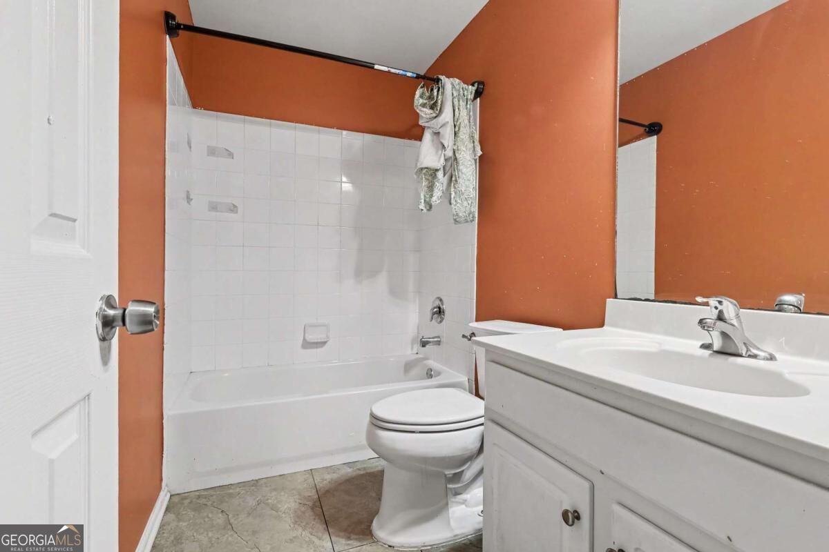 5822 Mitchell Chase Trail Property Photo 12