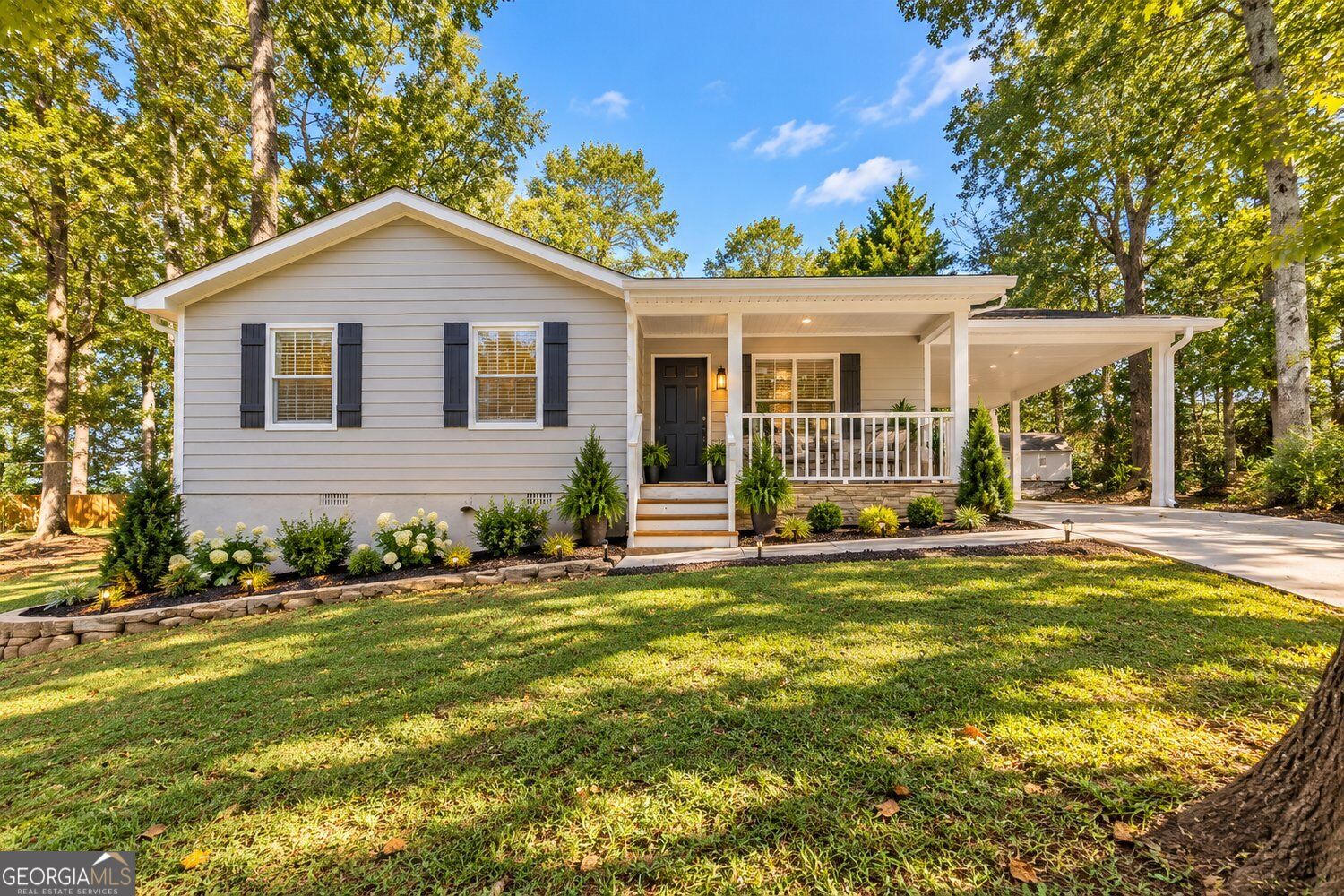 679 Suwanee Court Nw Property Photo 8
