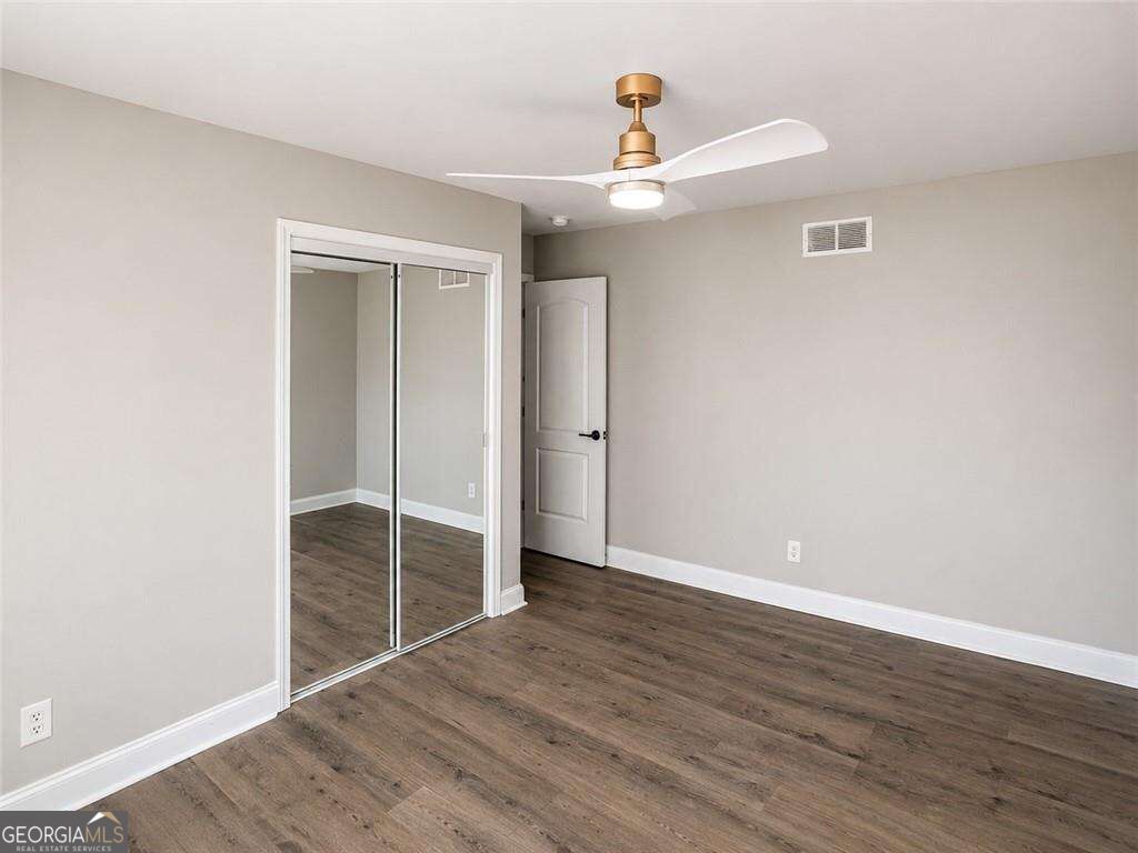 4521 S Roberts Property Photo 9