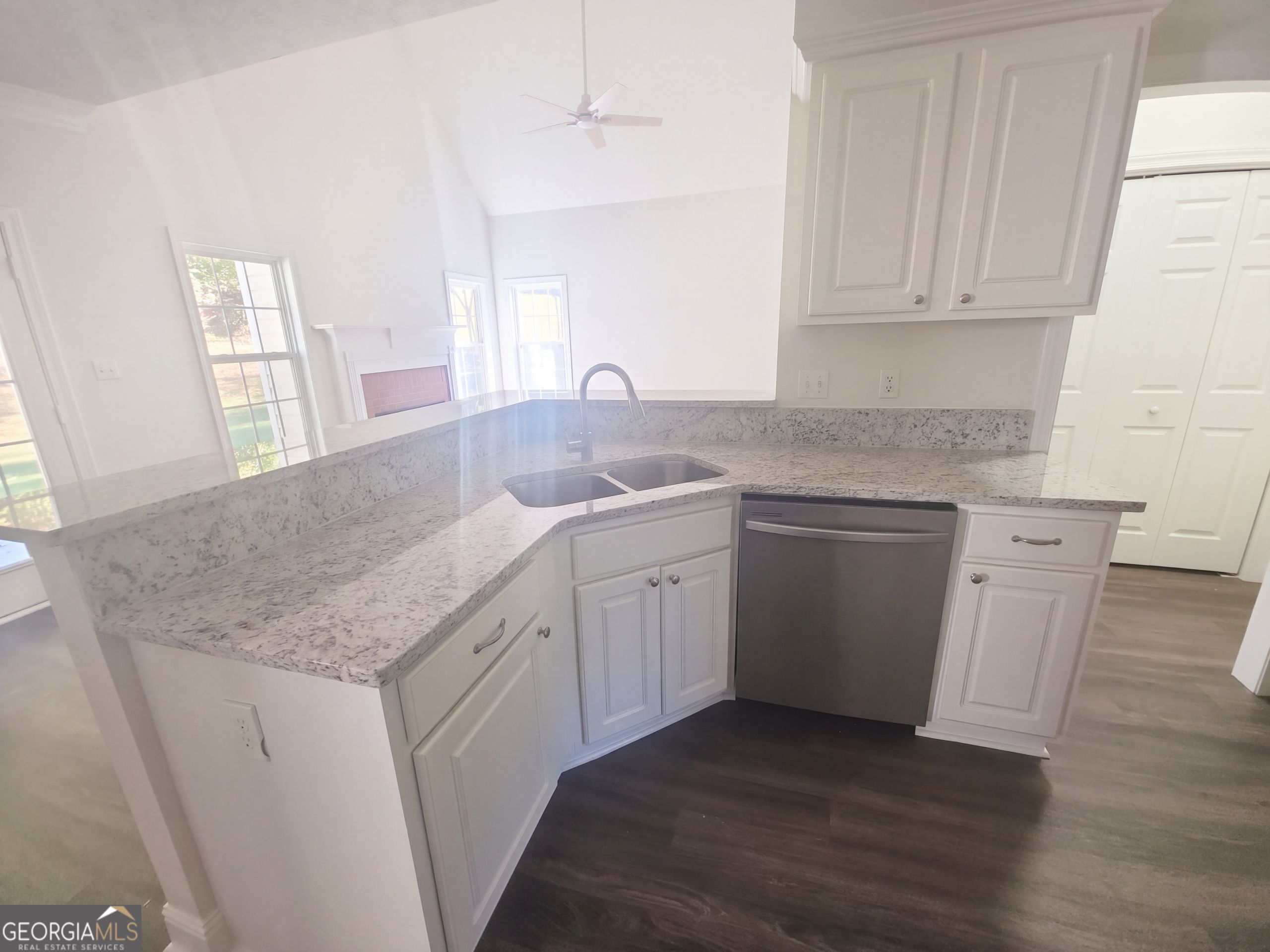 100 Pine Shoals Trail Property Photo 9