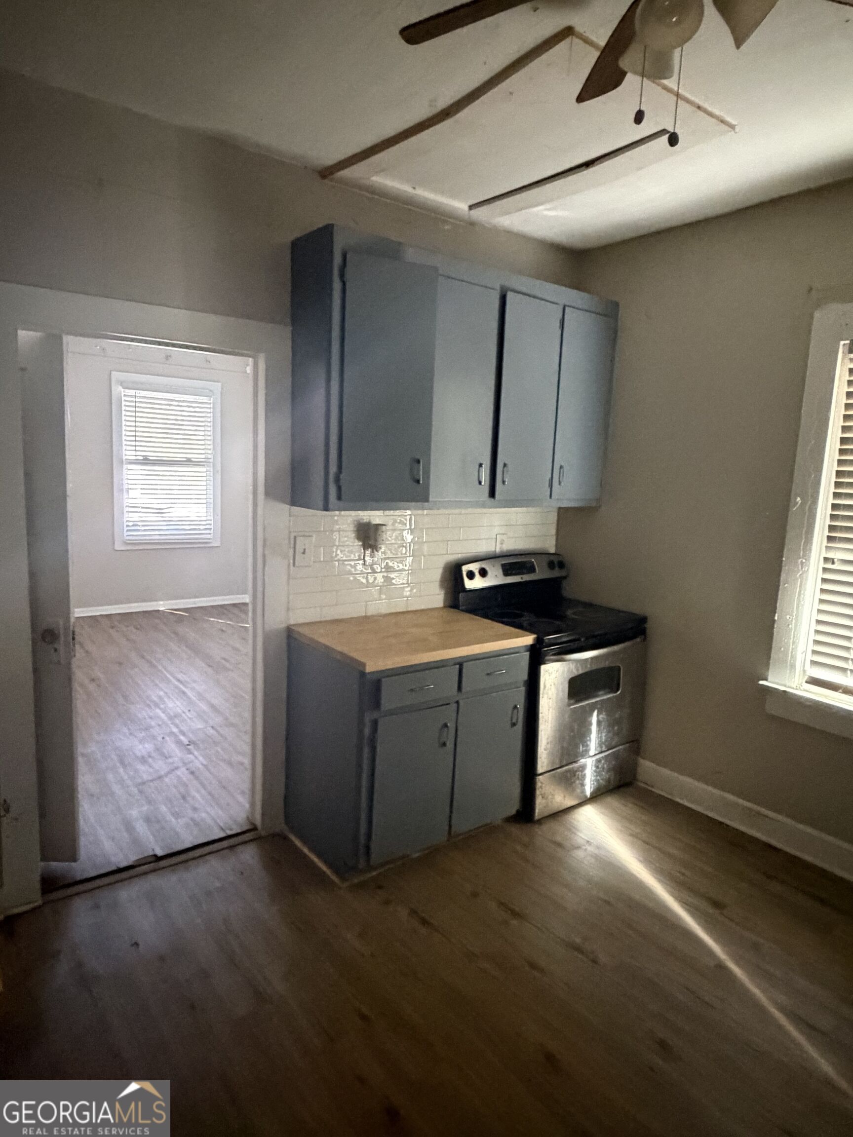 405 Green Avenue Property Photo 4