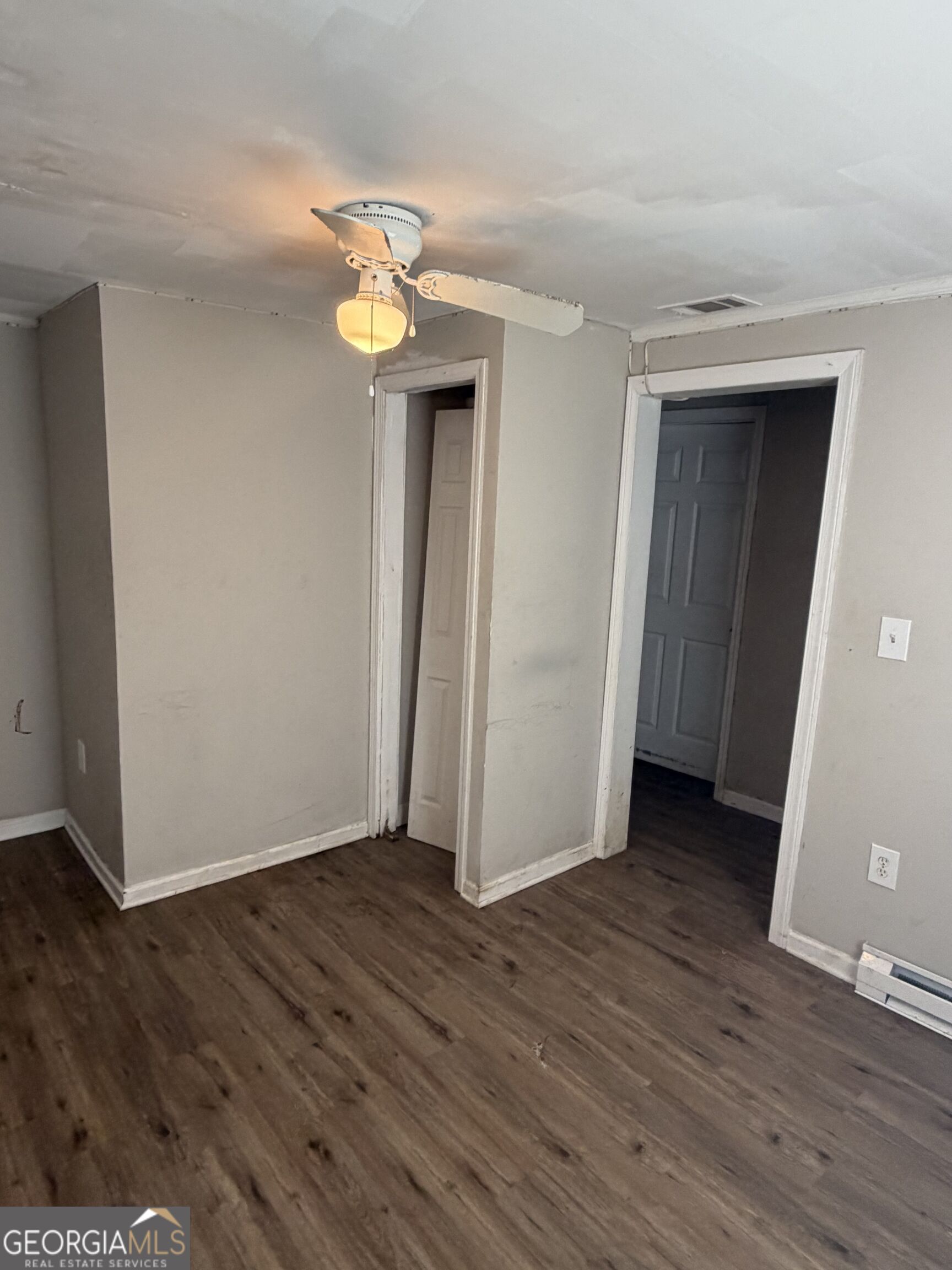 405 Green Avenue Property Photo 9