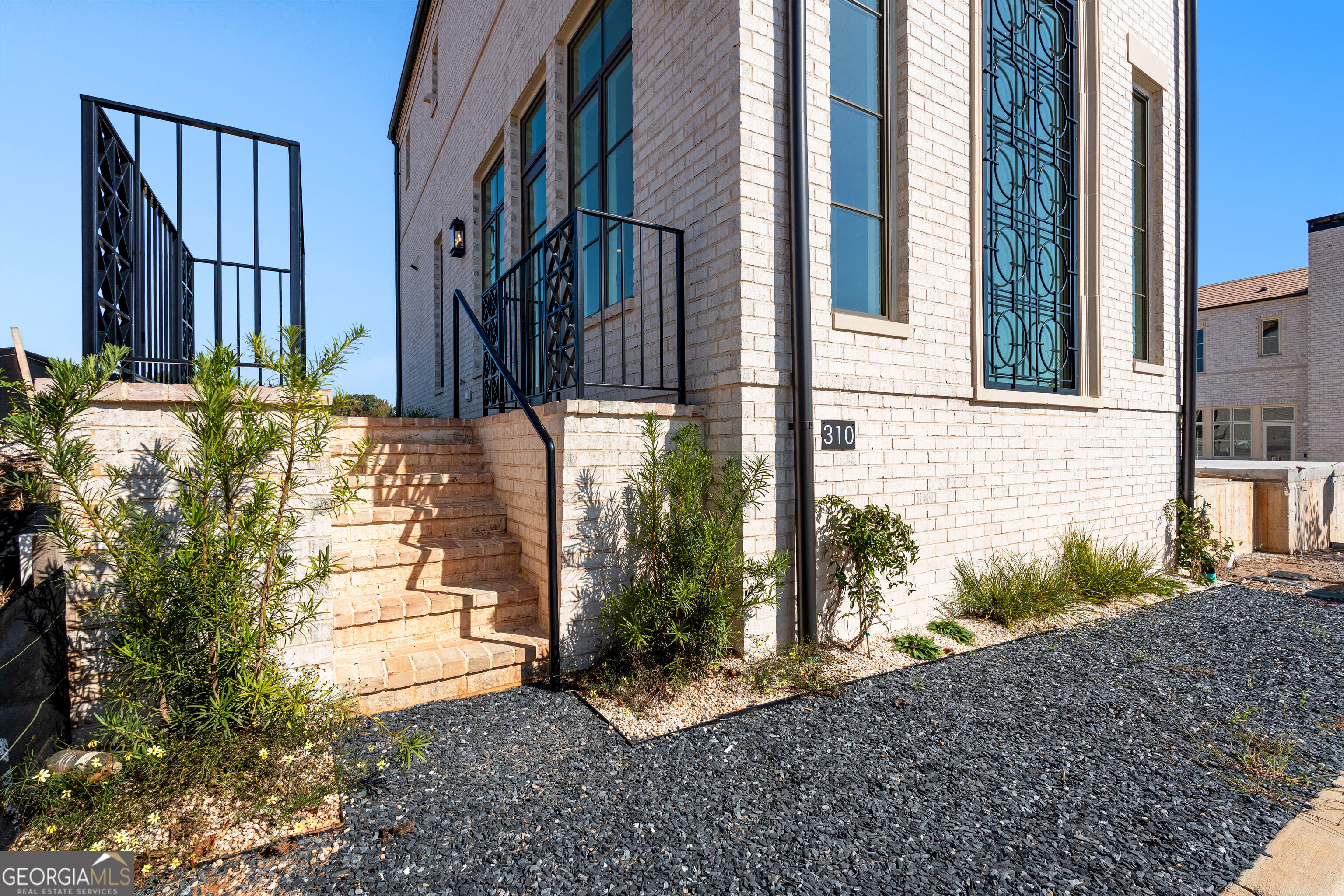 310 6th Street Property Photo 6