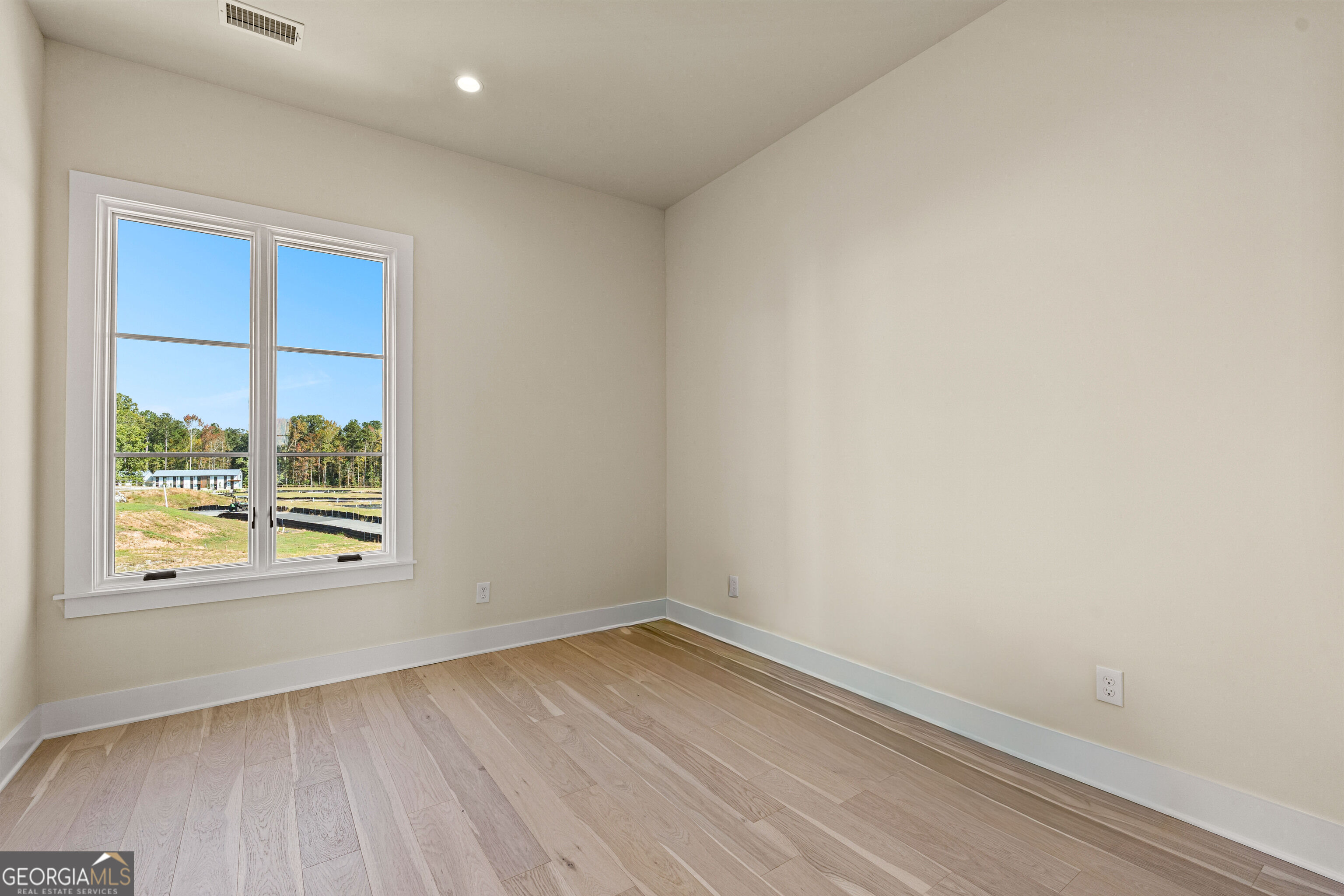 310 6th Street Property Photo 24