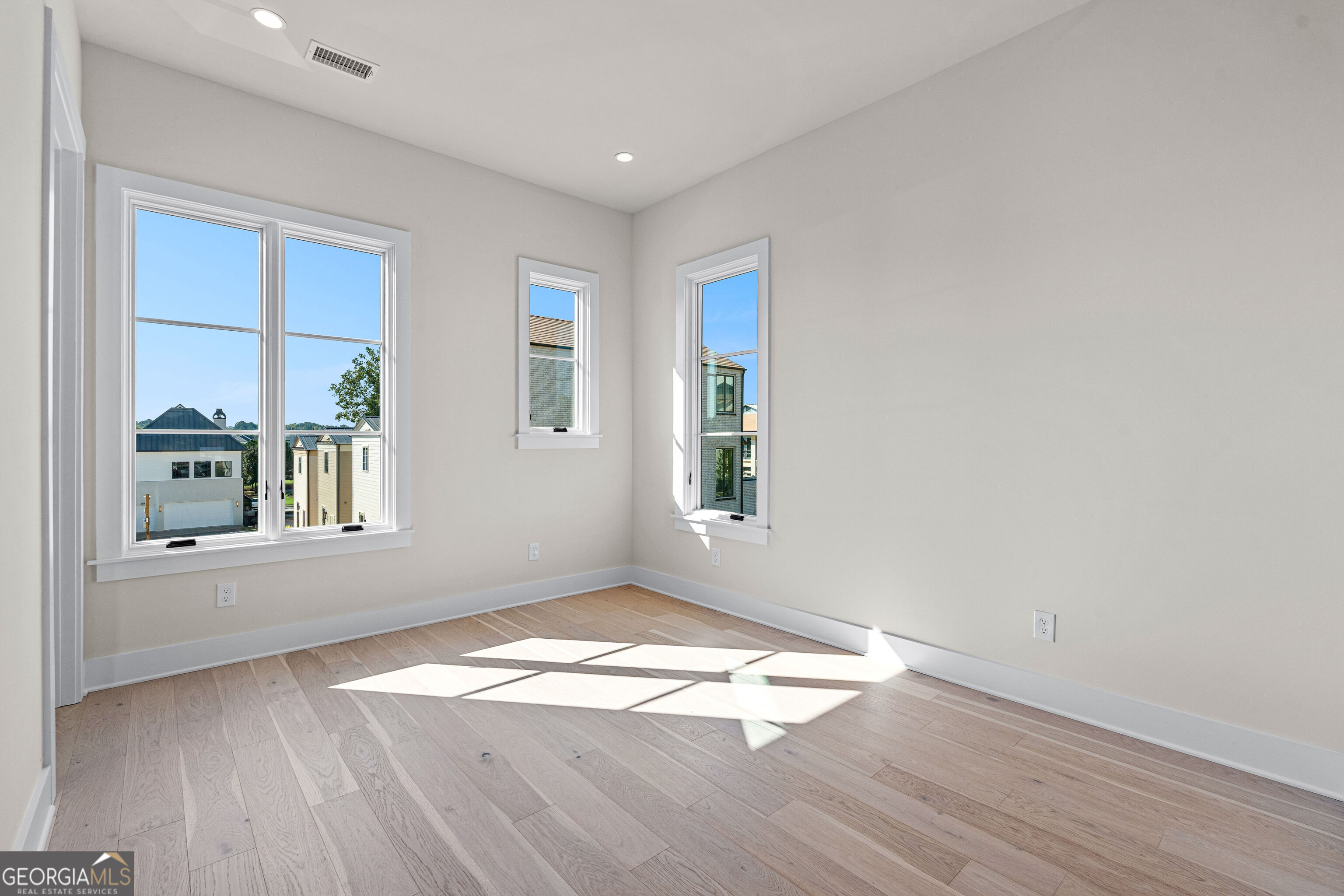 310 6th Street Property Photo 32