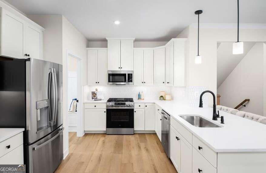 1008 Dumfries Court Property Photo 2
