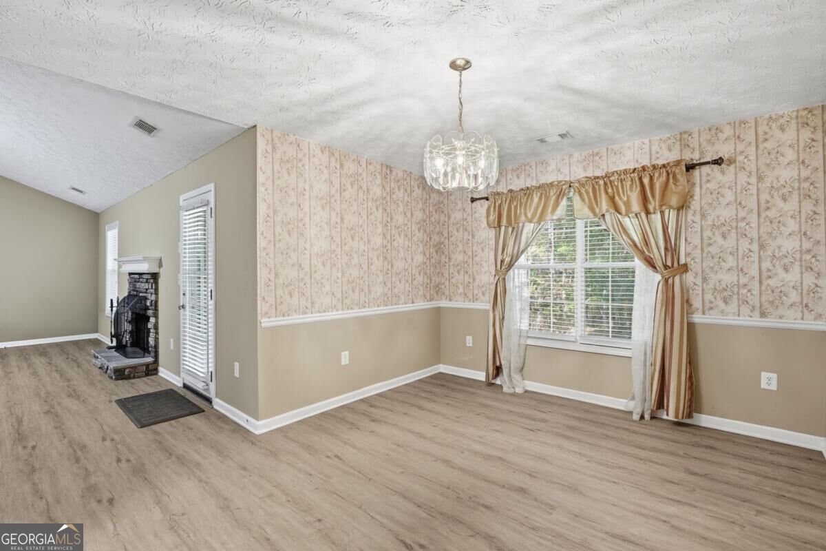 2072 Amberly Crossing Lane Property Photo 7