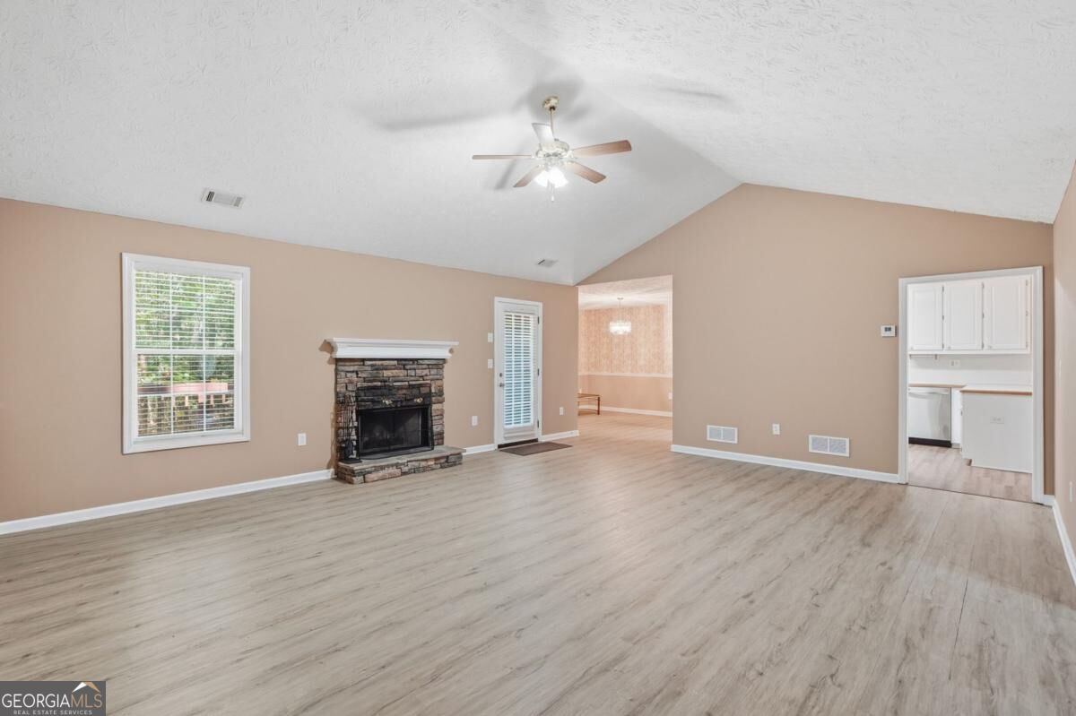 2072 Amberly Crossing Lane Property Photo 10