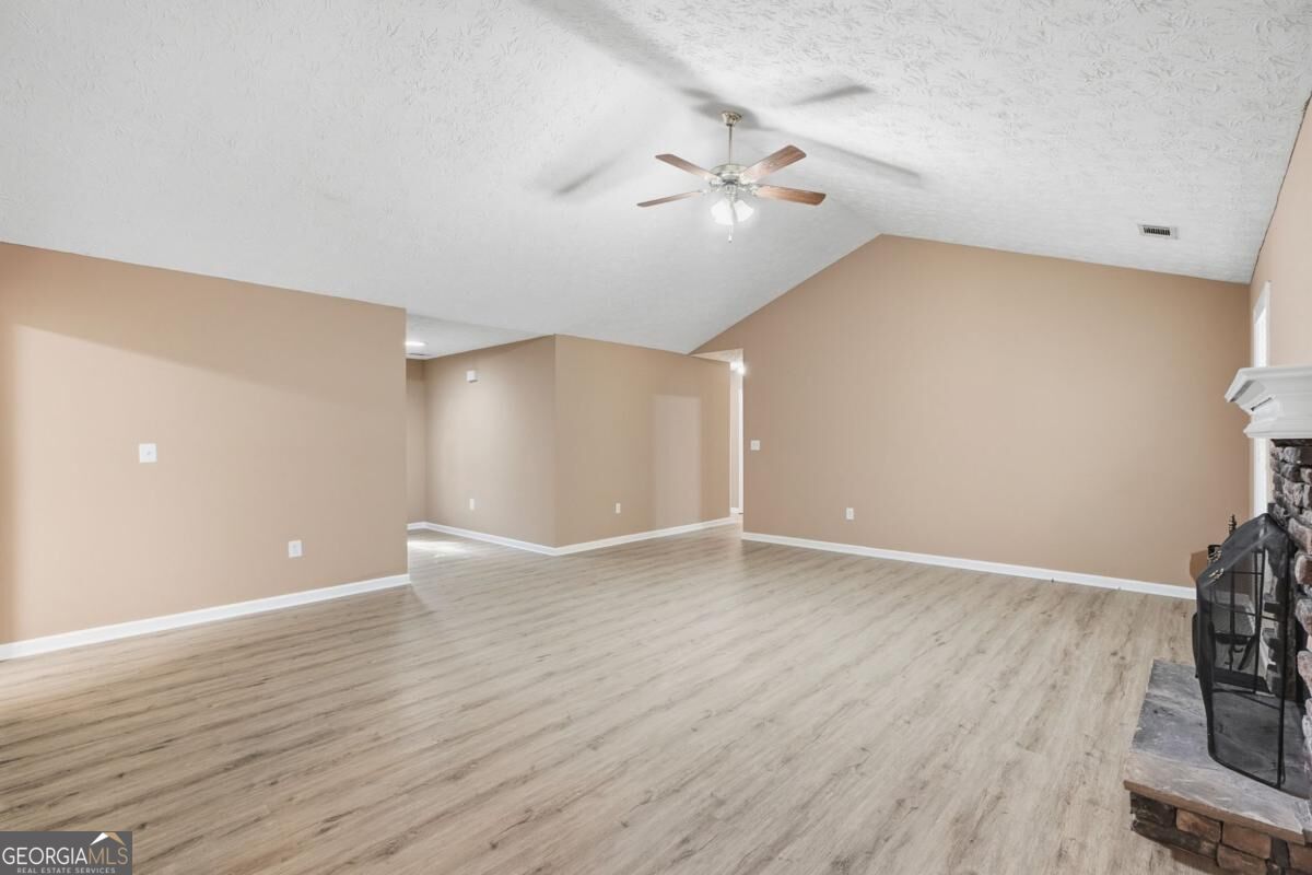 2072 Amberly Crossing Lane Property Photo 12