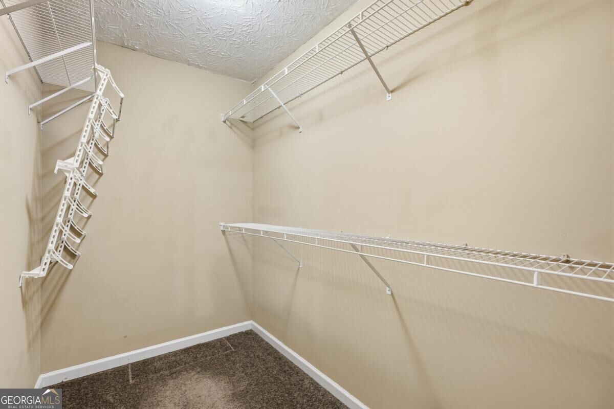 2072 Amberly Crossing Lane Property Photo 31