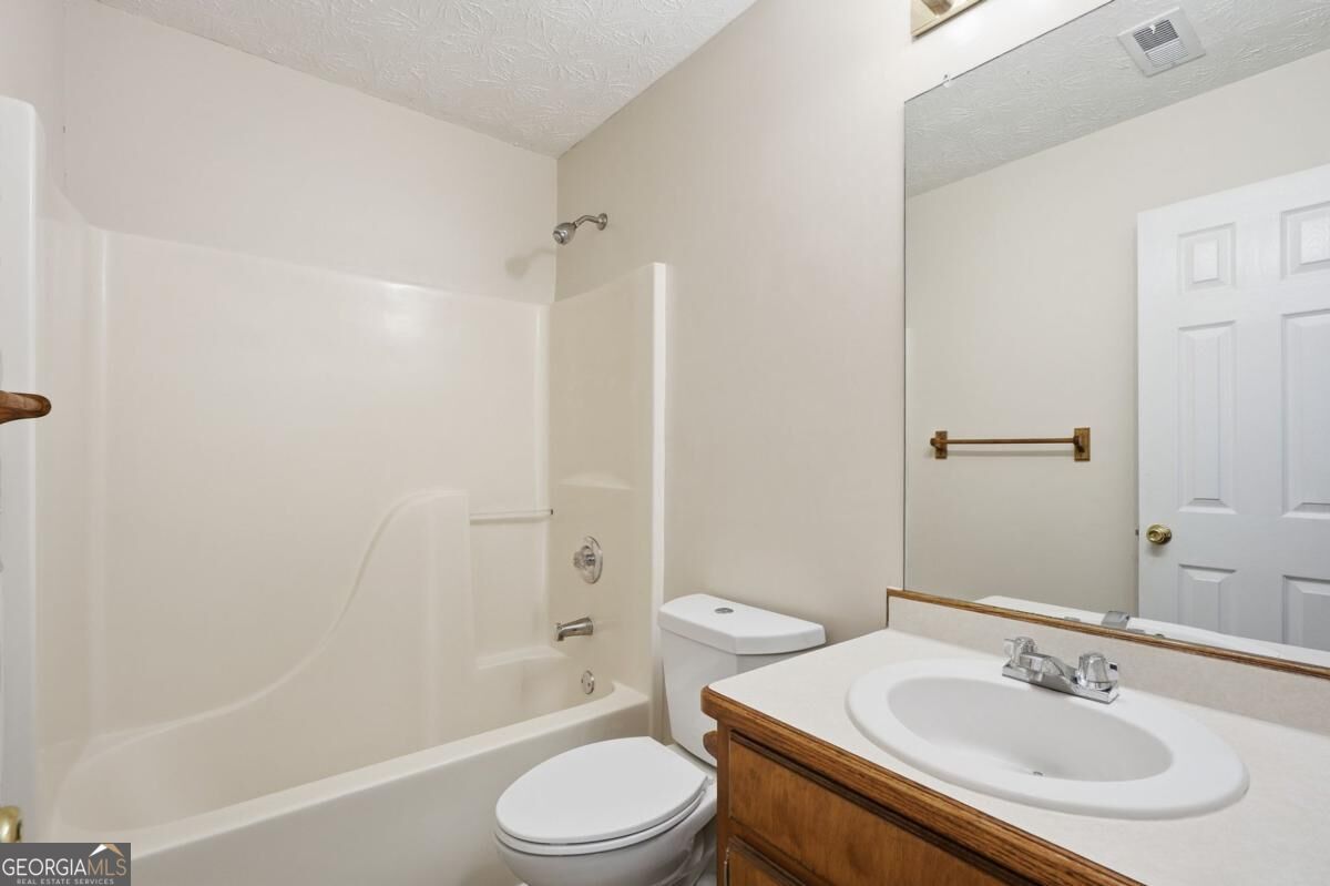 2072 Amberly Crossing Lane Property Photo 35