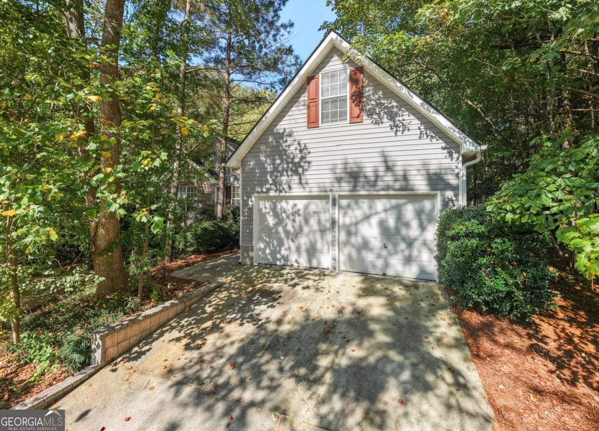 2072 Amberly Crossing Lane Property Photo 45