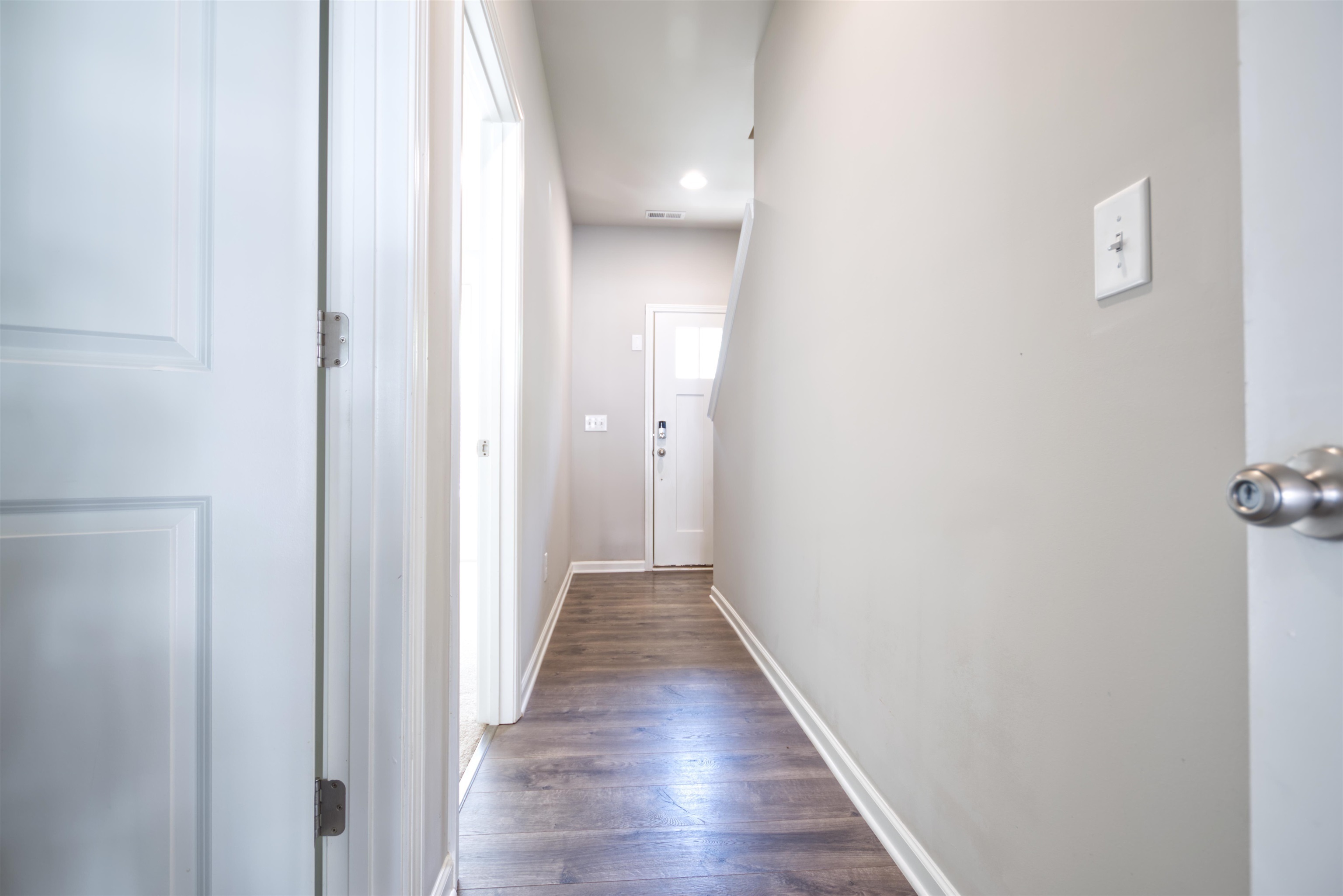 1613 Falcon Crest Way Property Photo 3