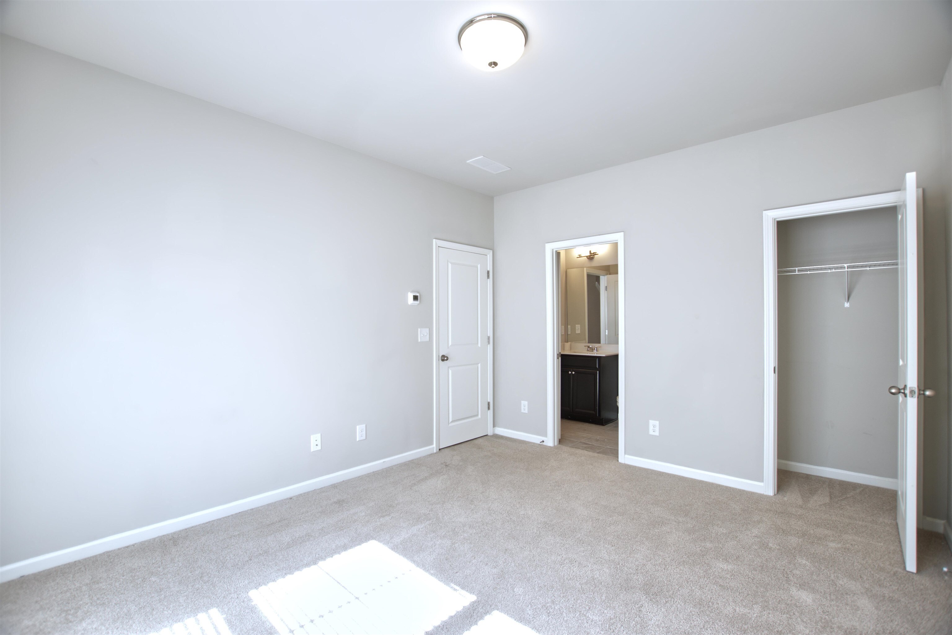1613 Falcon Crest Way Property Photo 4