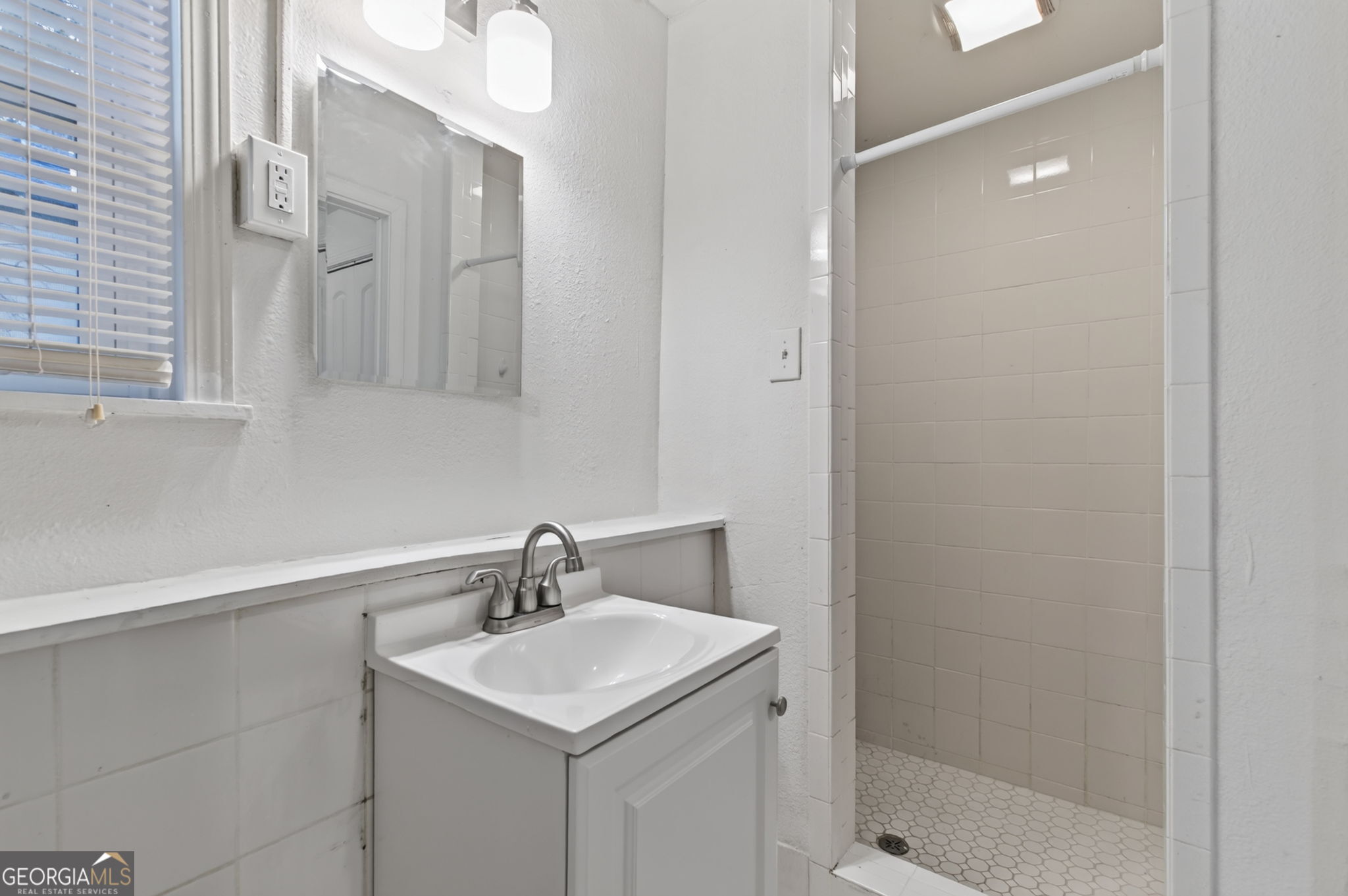 2034 Cambridge Avenue Property Photo 8