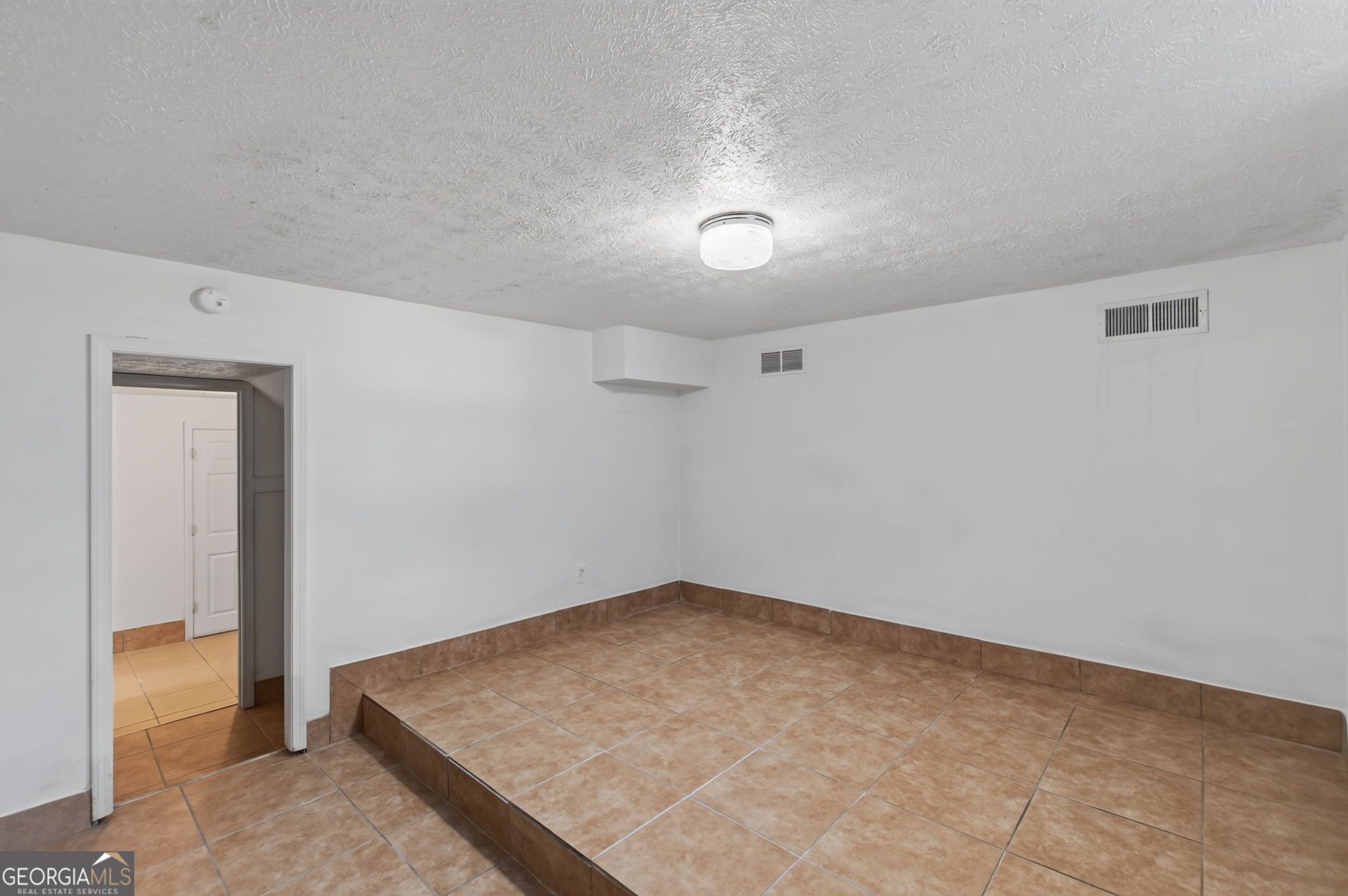 2034 Cambridge Avenue Property Photo 29