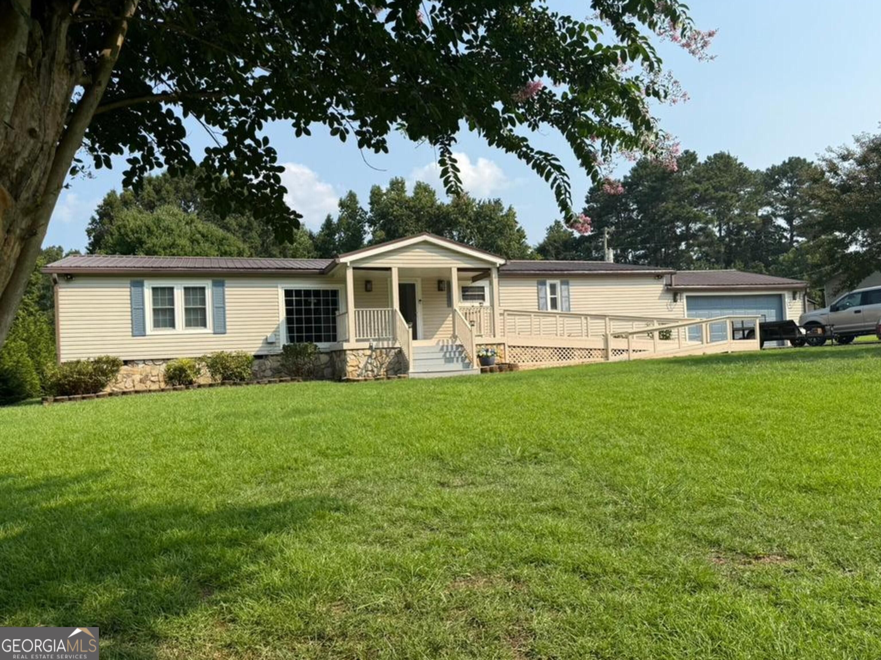 1041 Blue Springs Court Property Photo 2