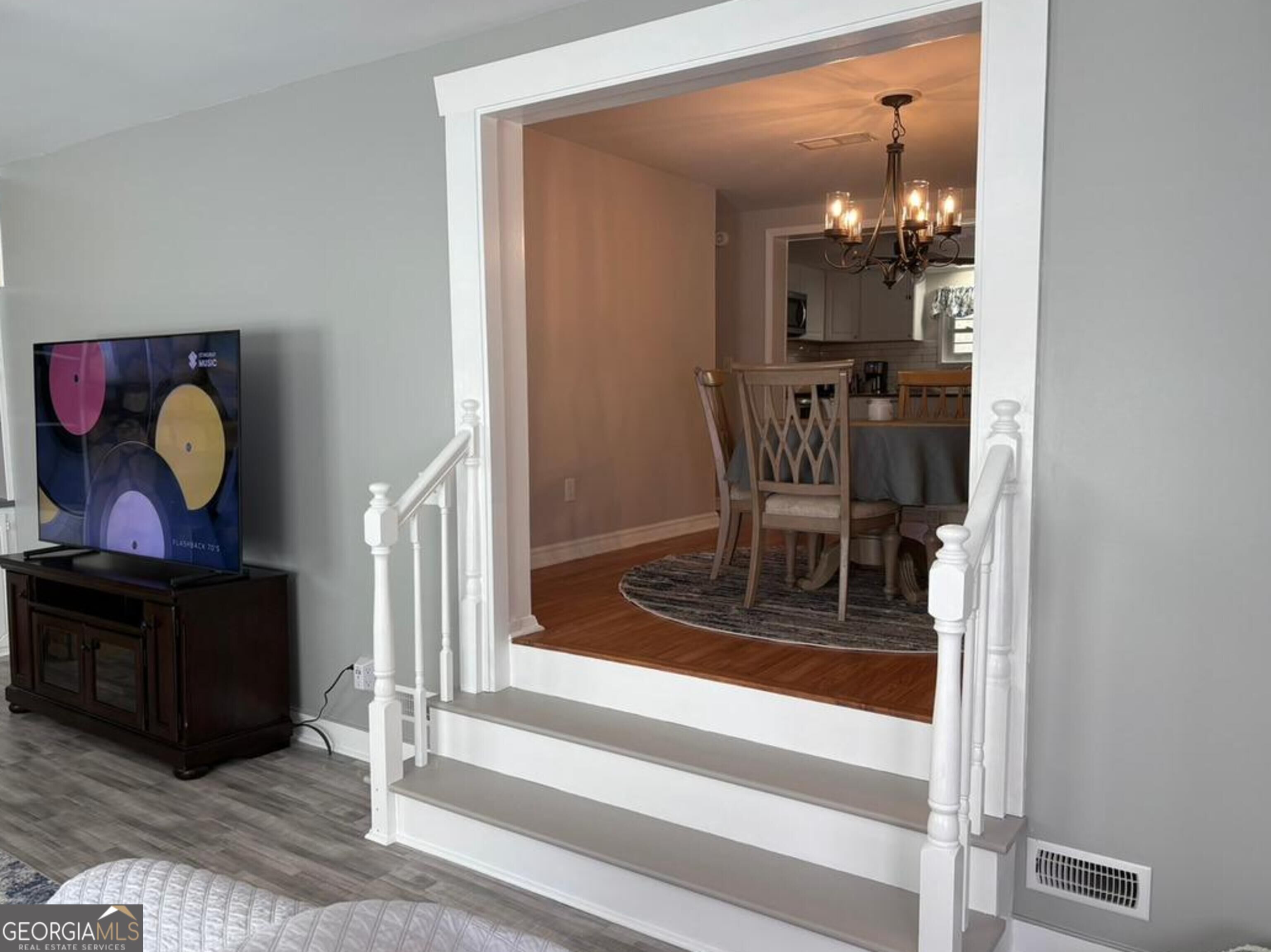 1041 Blue Springs Court Property Photo 8