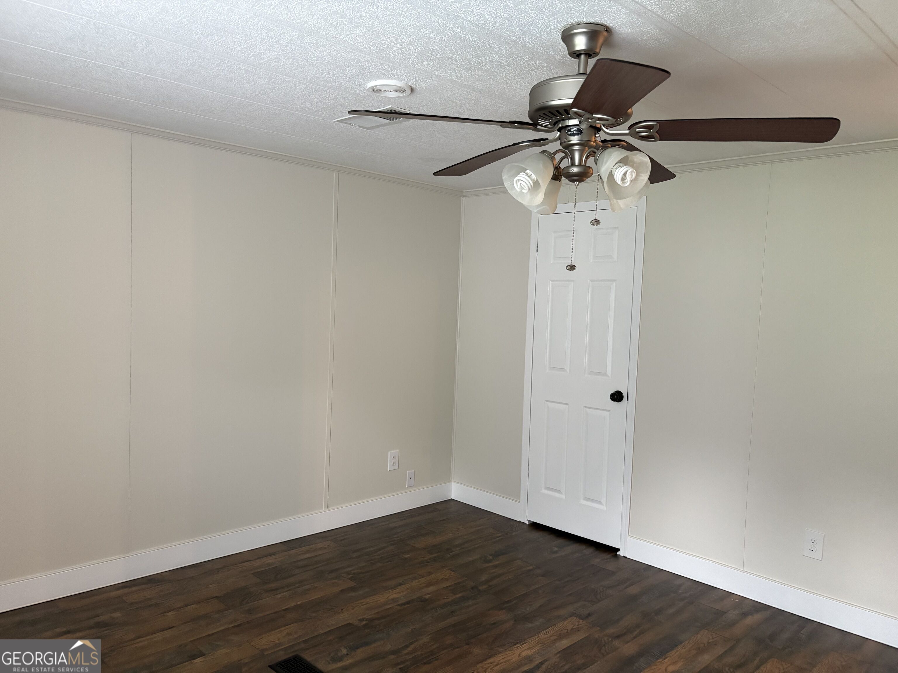 1041 Blue Springs Court Property Photo 15