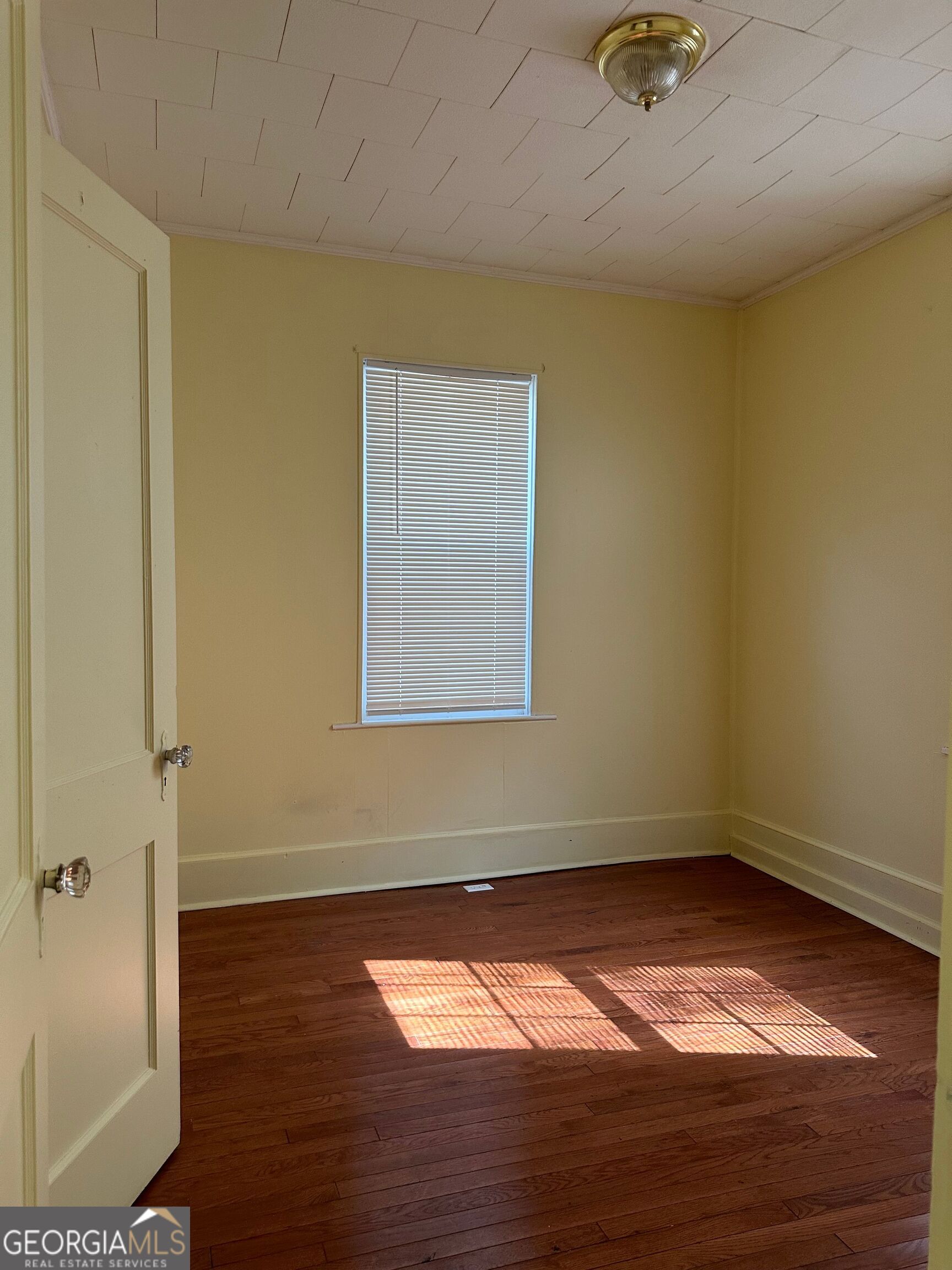 403 E Elm Street Property Photo 9