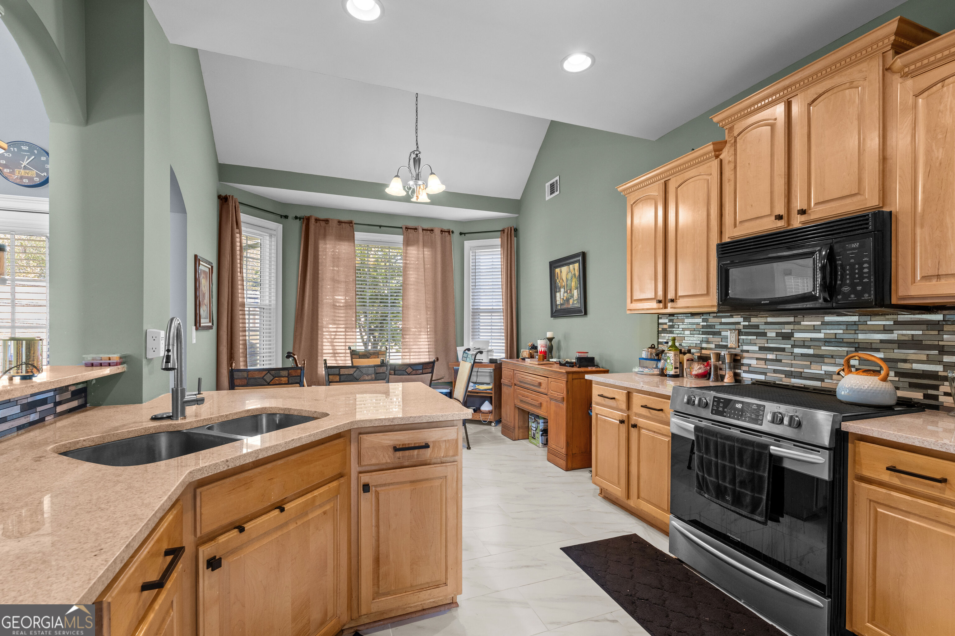 240 White Flower Circle Property Photo 22